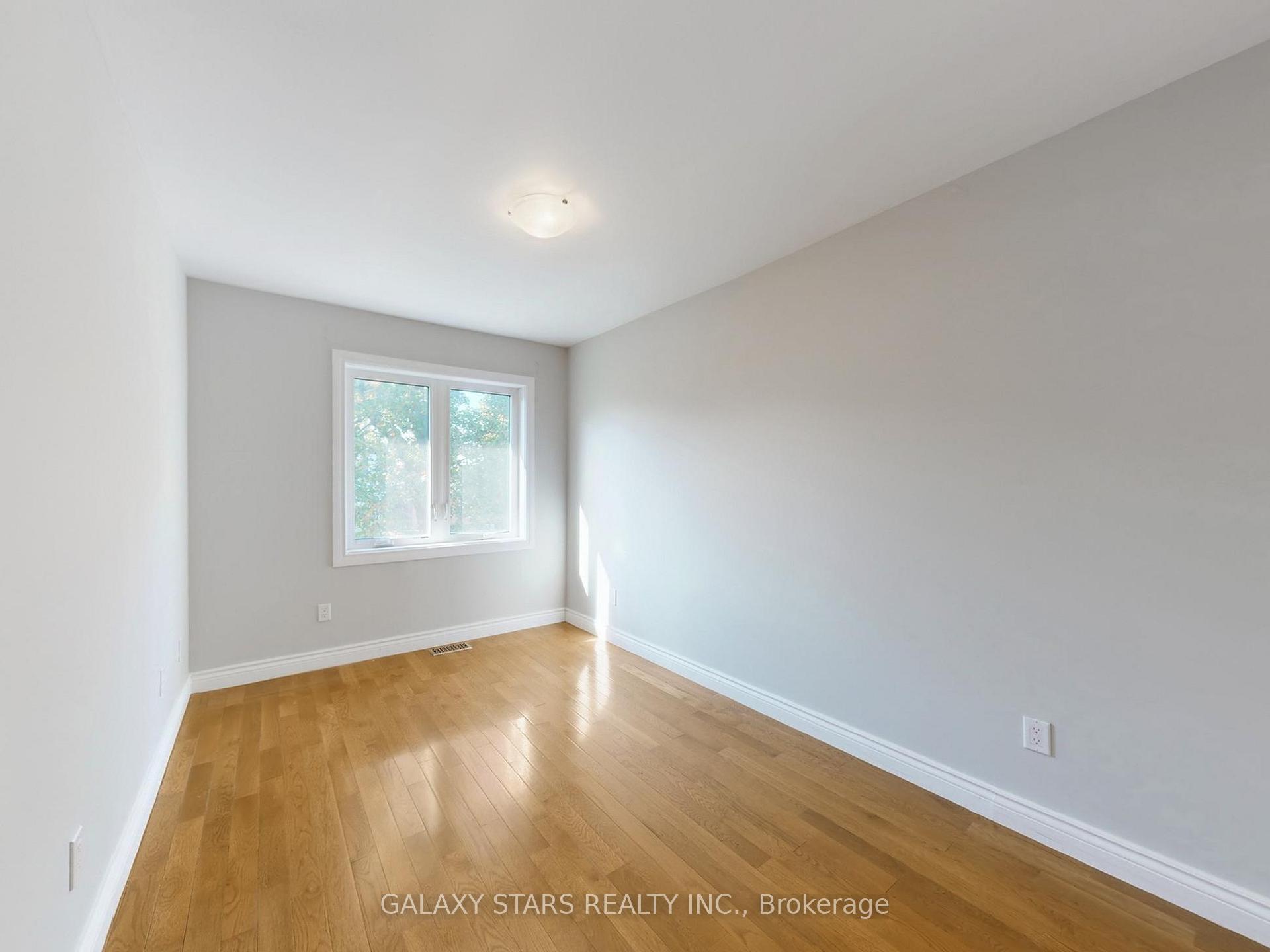 Photo 23 of 434A Midland Avenue, Scarborough, Birchcliffe-Cliffside — HOMEH