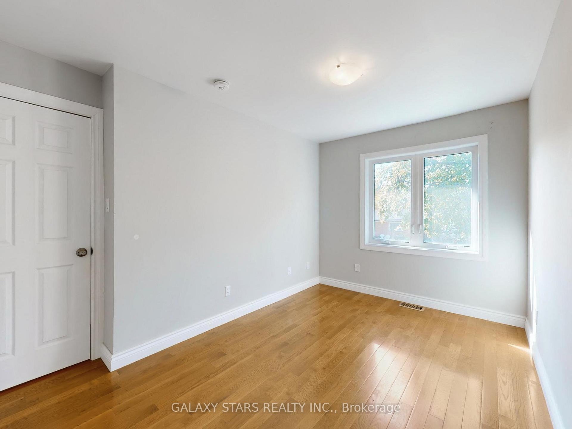 Photo 25 of 434A Midland Avenue, Scarborough, Birchcliffe-Cliffside — HOMEH
