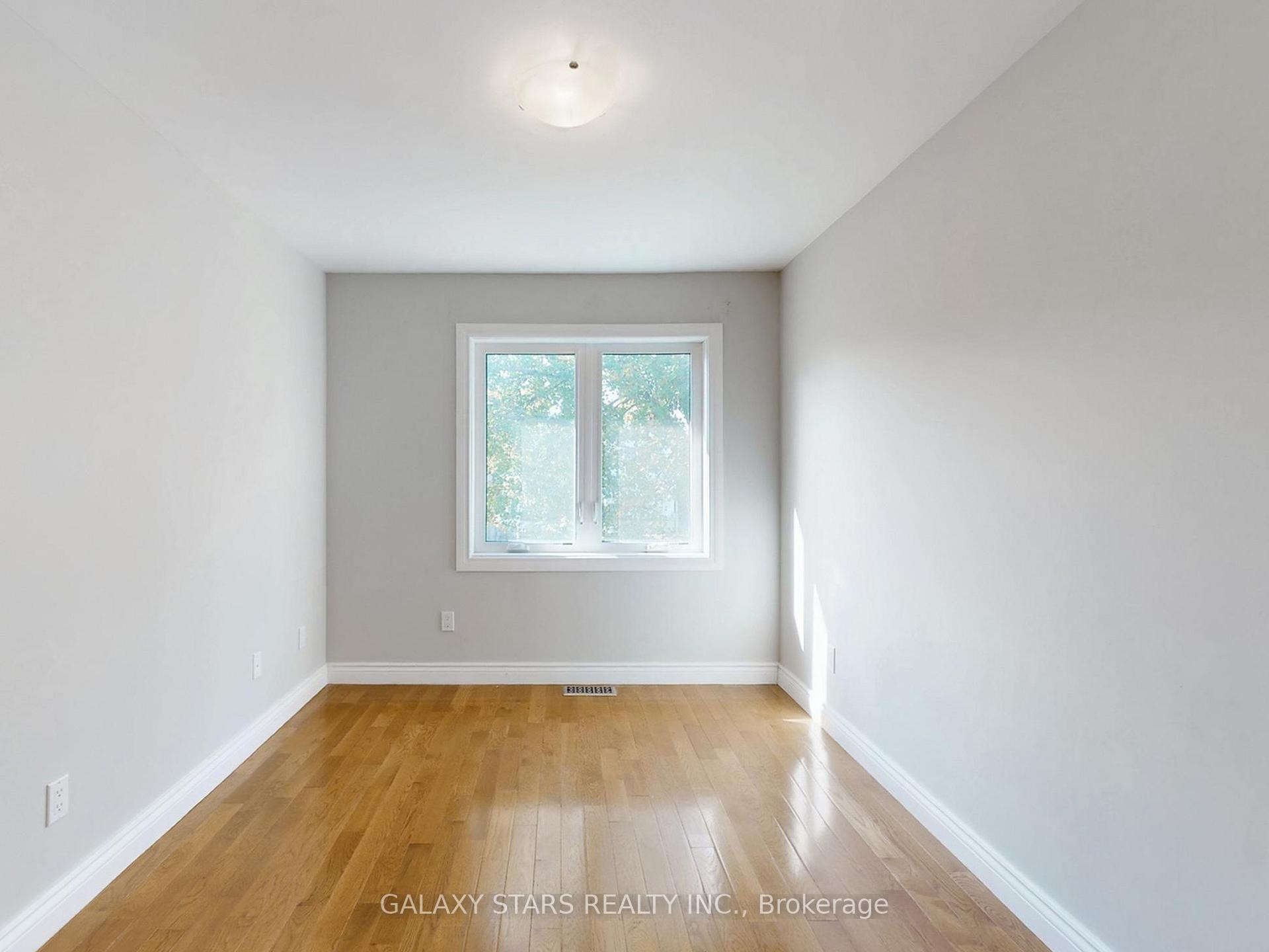 Photo 31 of 434A Midland Avenue, Scarborough, Birchcliffe-Cliffside — HOMEH