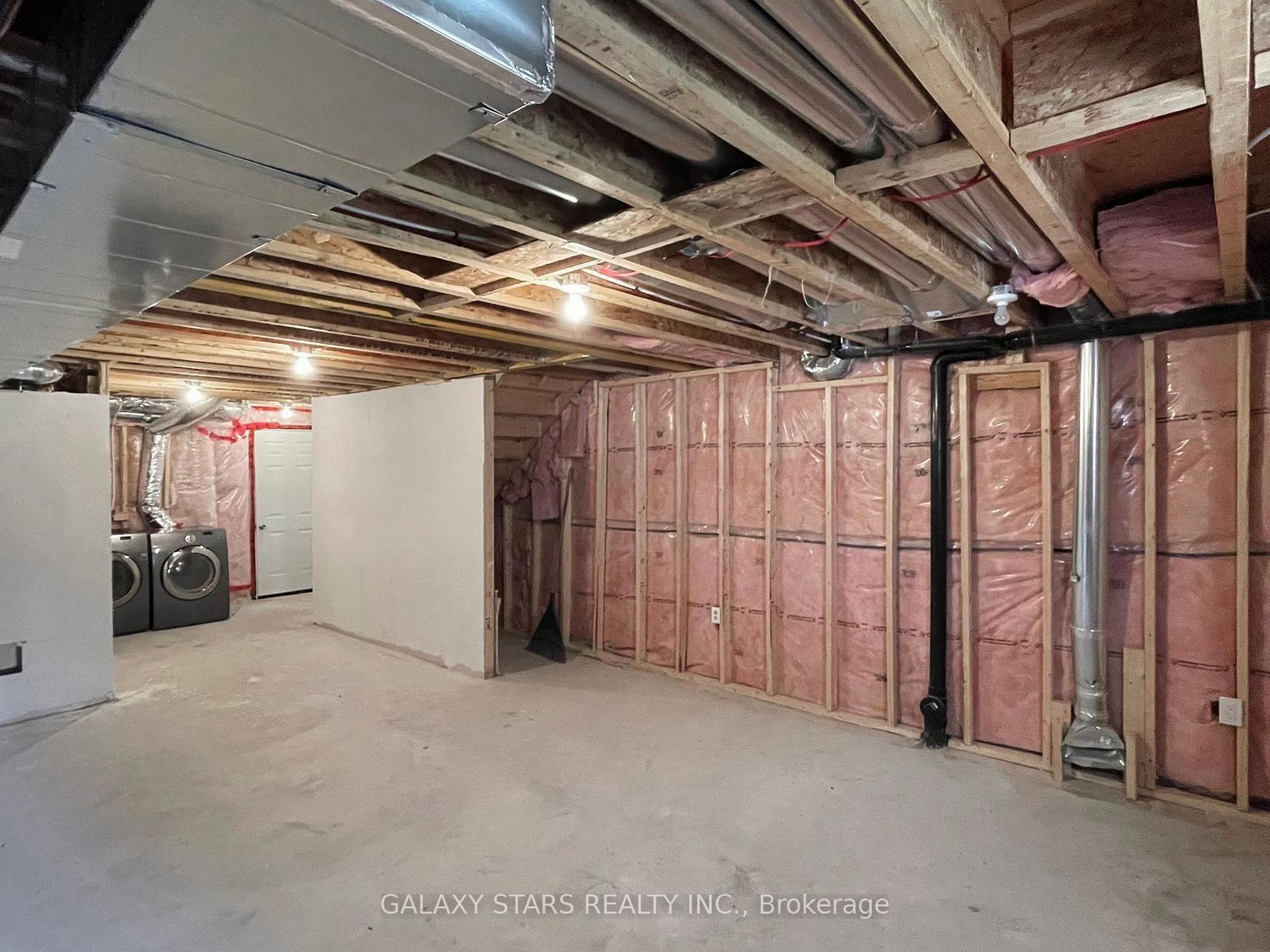 Photo 37 of 434A Midland Avenue, Scarborough, Birchcliffe-Cliffside — HOMEH