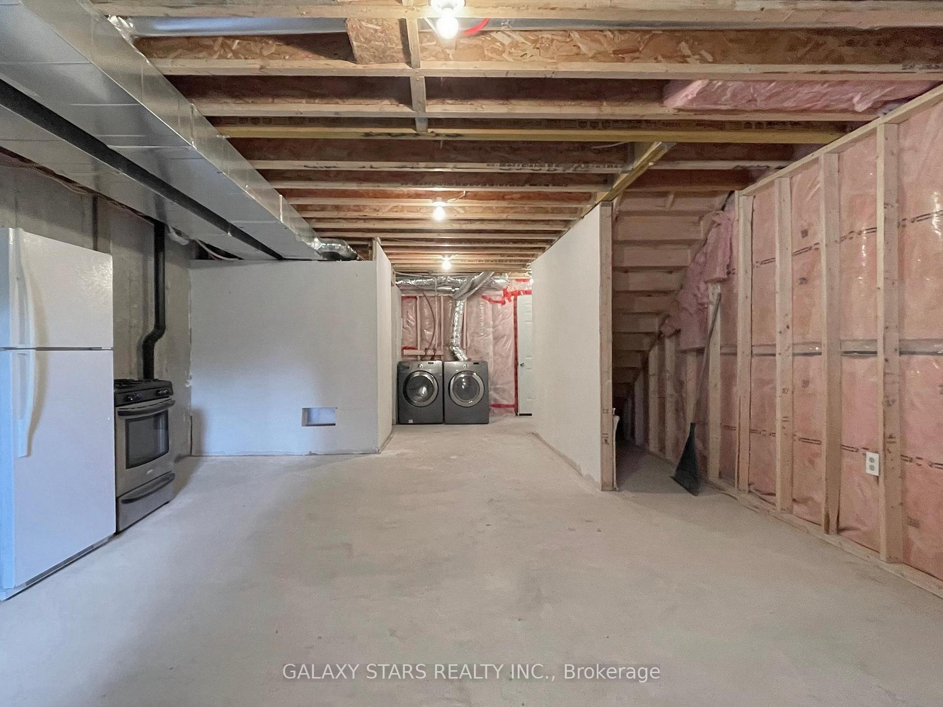 Photo 38 of 434A Midland Avenue, Scarborough, Birchcliffe-Cliffside — HOMEH