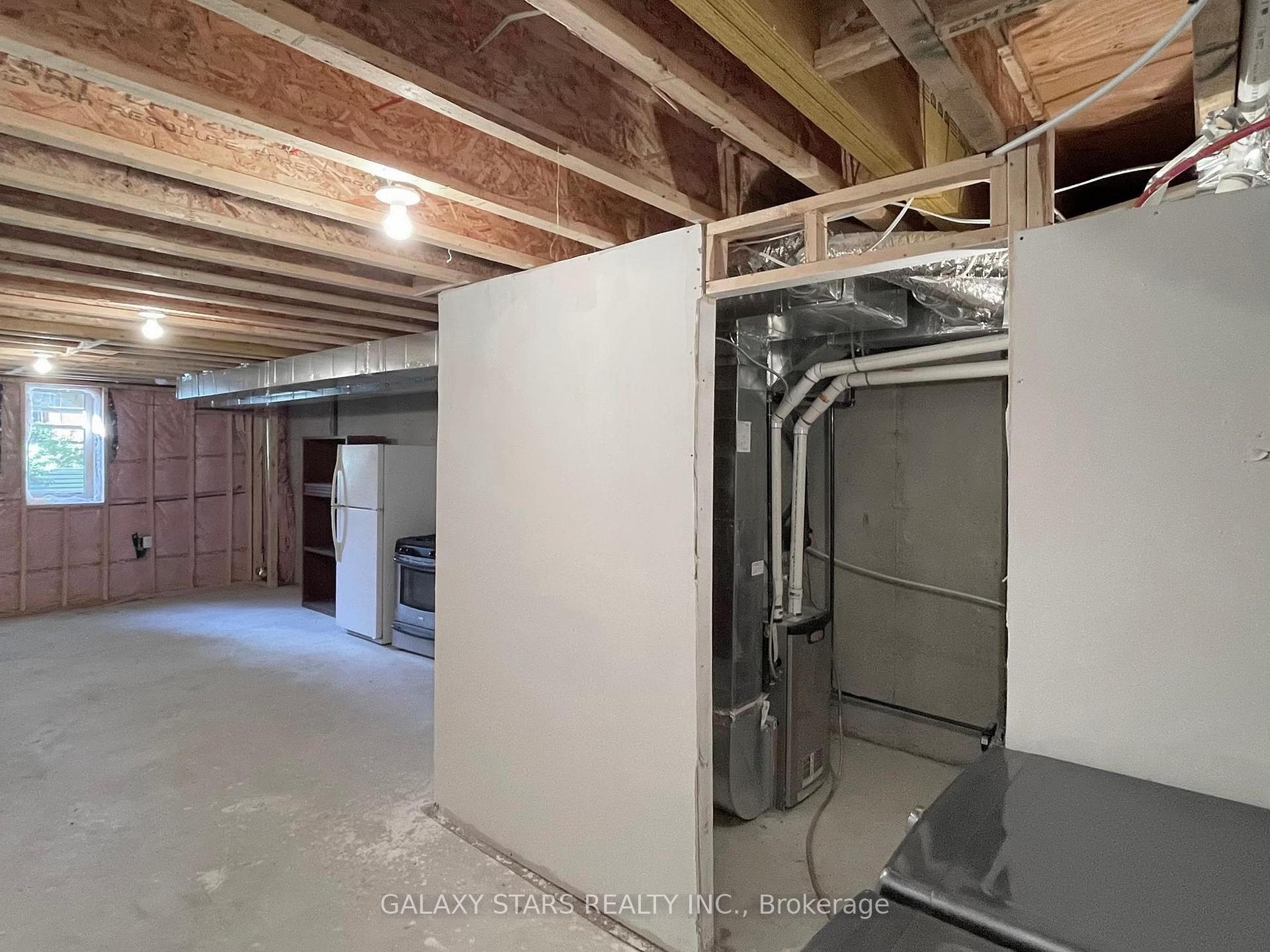 Photo 40 of 434A Midland Avenue, Scarborough, Birchcliffe-Cliffside — HOMEH