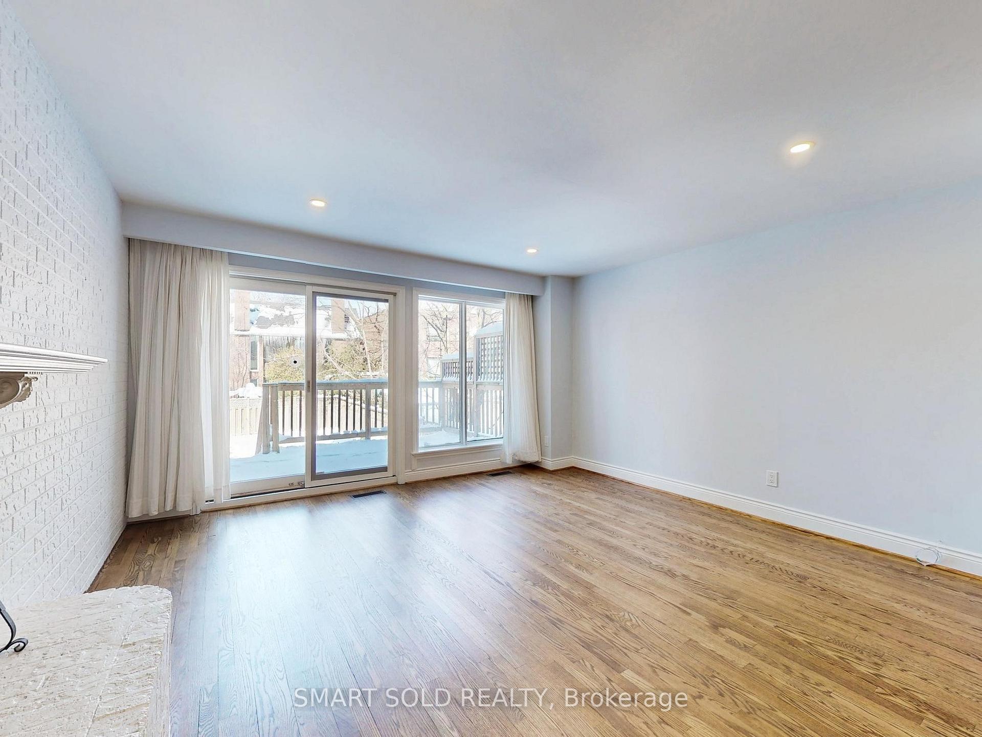Photo 5 of 54 Castlefield Avenue, Toronto, Yonge-Eglinton — HOMEH