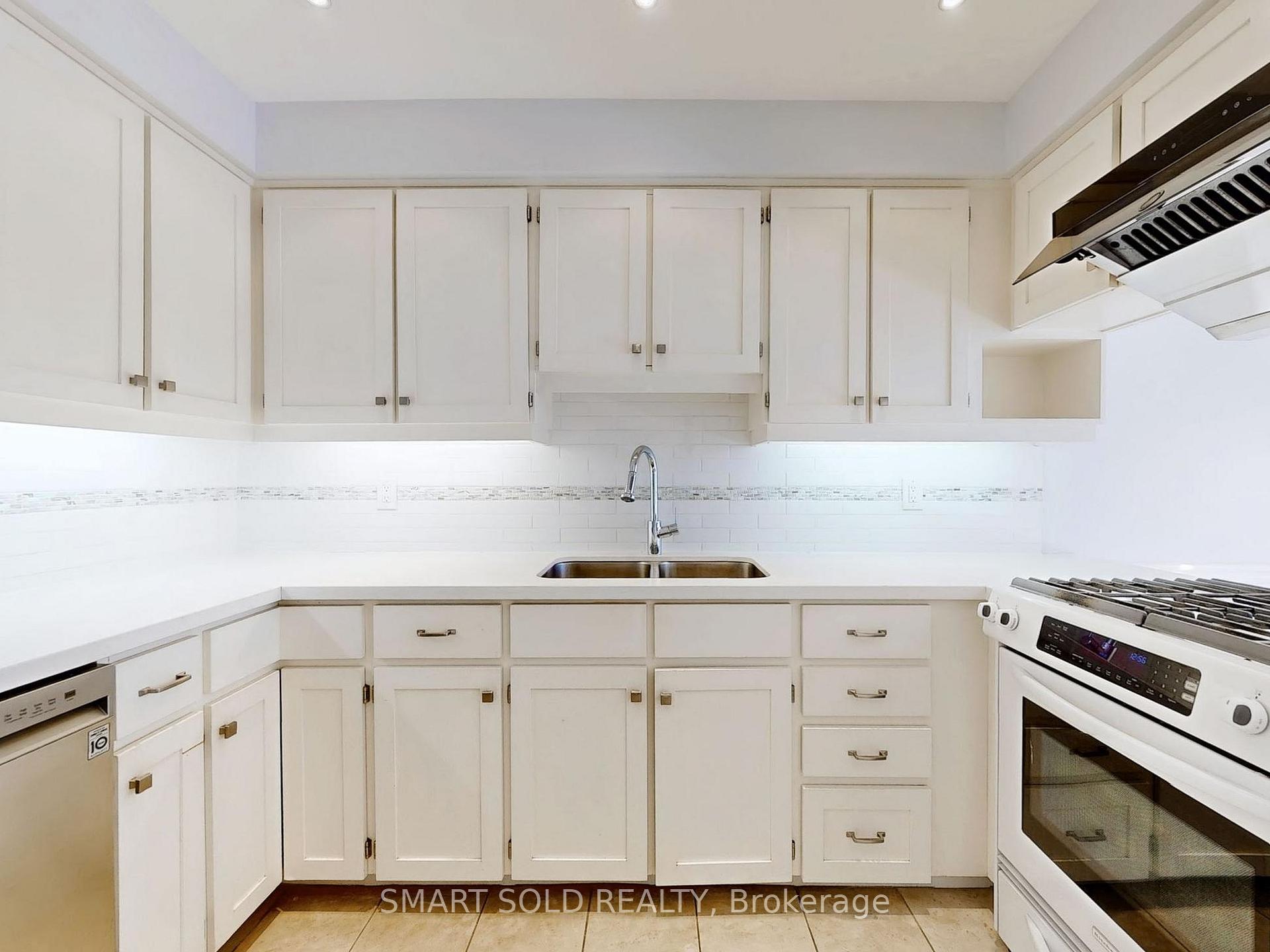 Photo 12 of 54 Castlefield Avenue, Toronto, Yonge-Eglinton — HOMEH