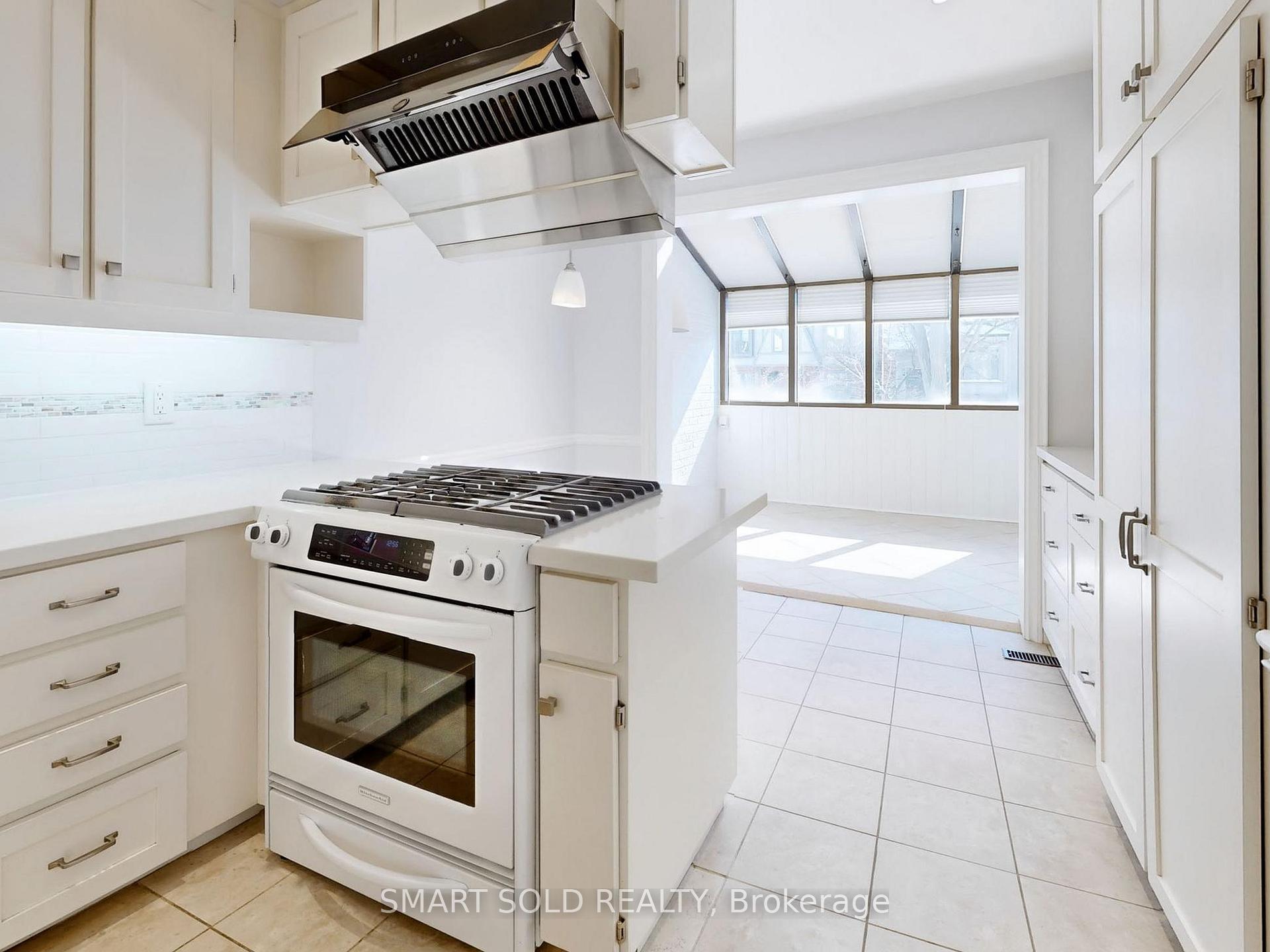 Photo 13 of 54 Castlefield Avenue, Toronto, Yonge-Eglinton — HOMEH