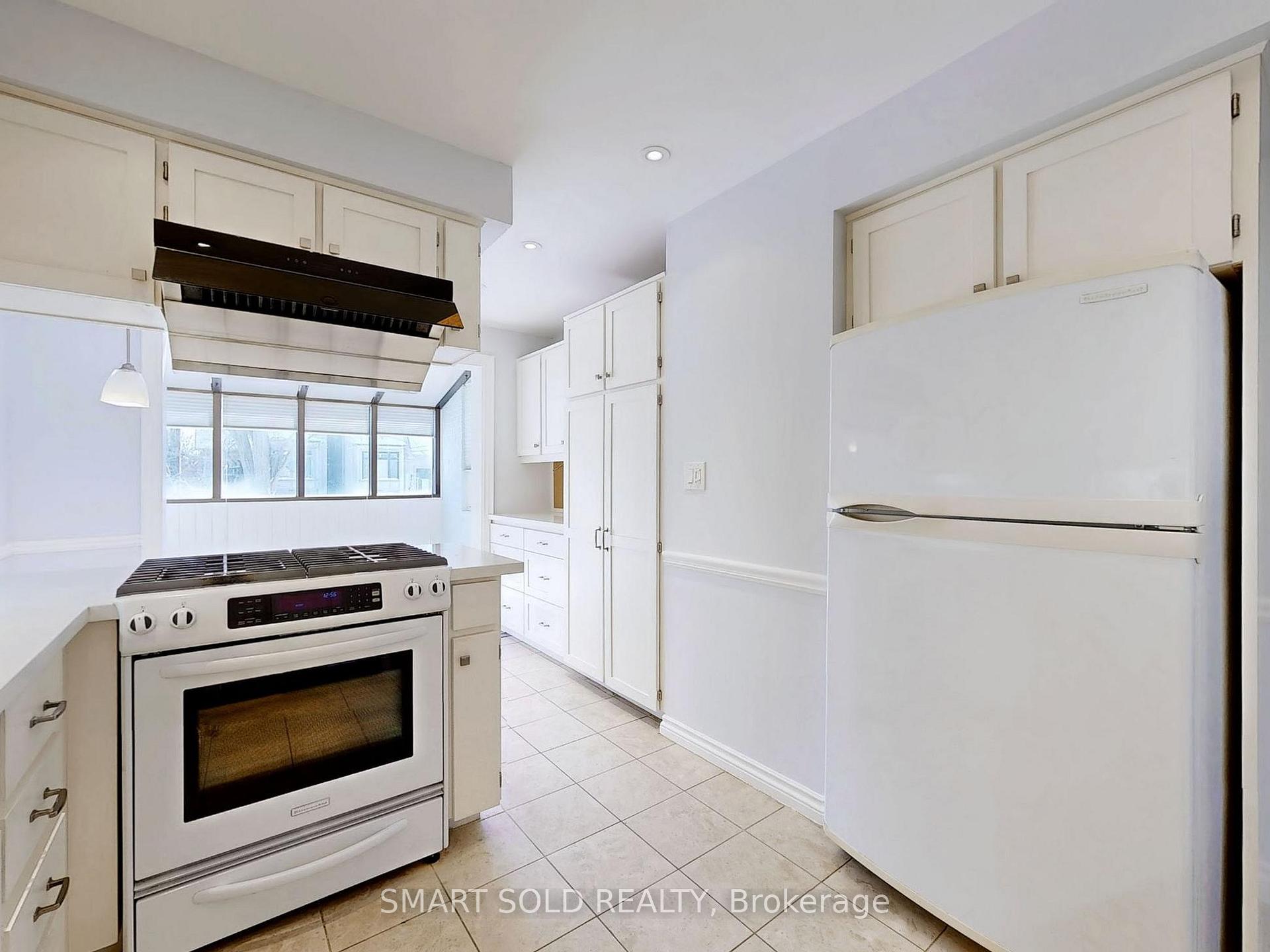 Photo 14 of 54 Castlefield Avenue, Toronto, Yonge-Eglinton — HOMEH