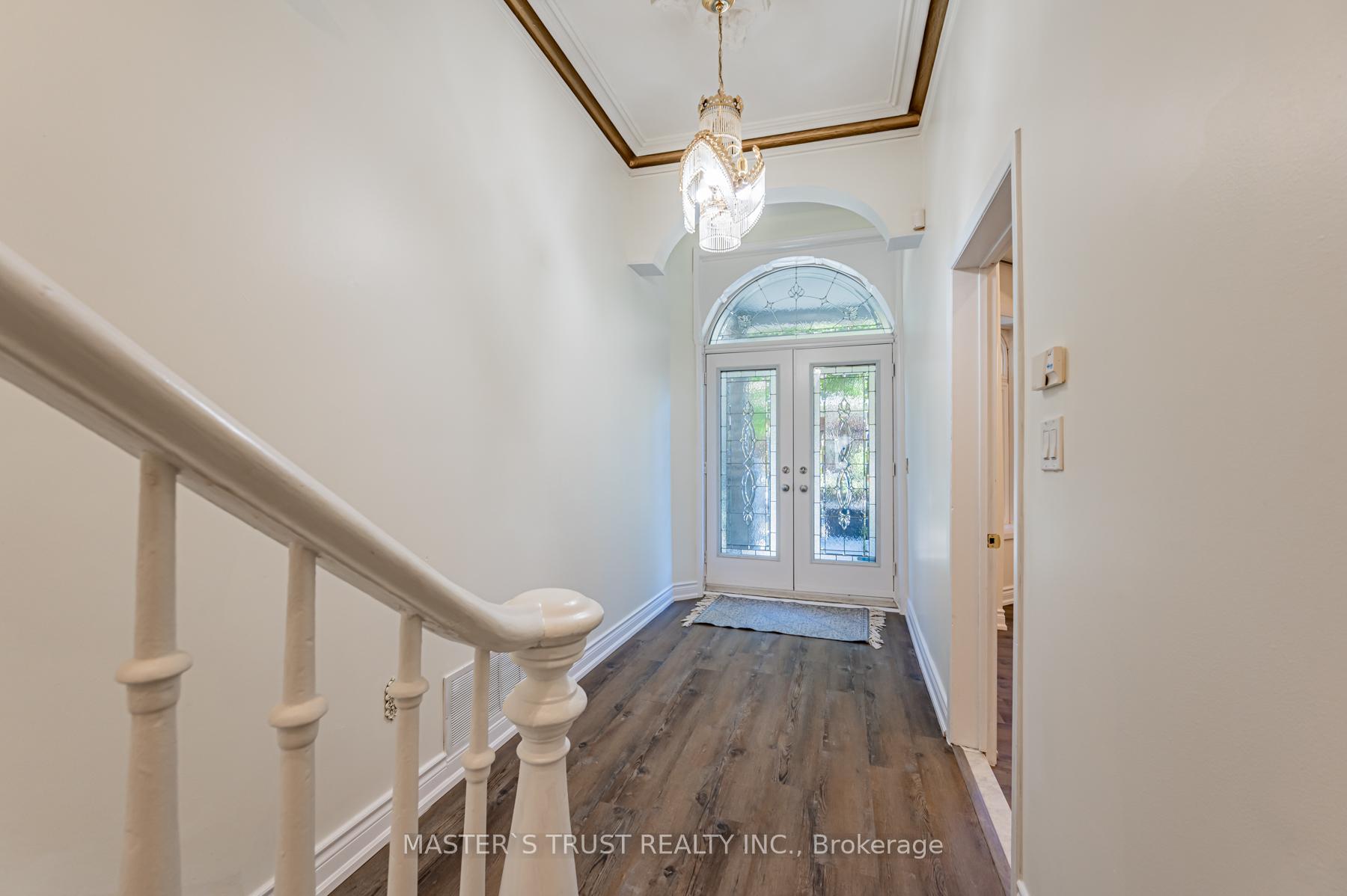 Photo 3 of Unit Main Floor, 246 Major Street, Toronto, University — HOMEH