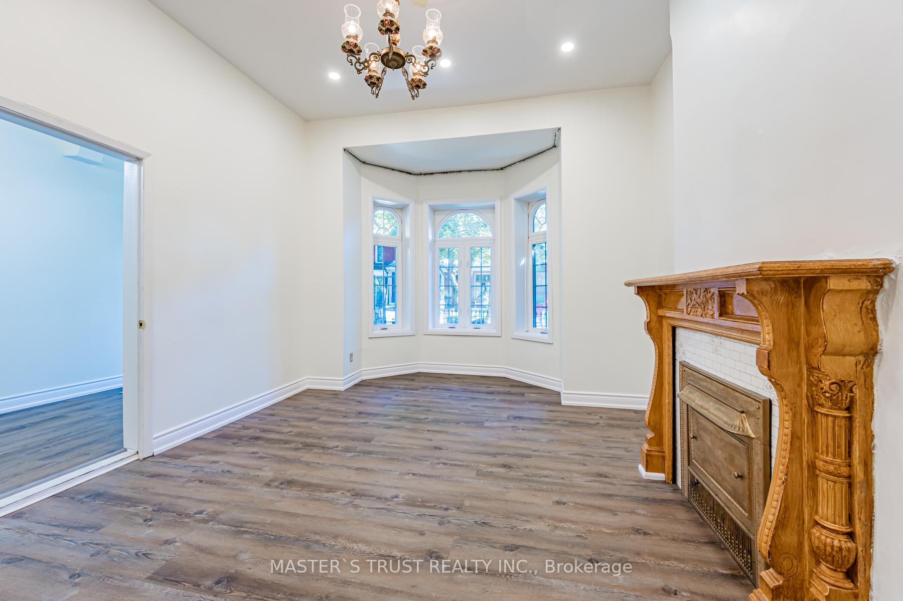 Photo 5 of Unit Main Floor, 246 Major Street, Toronto, University — HOMEH