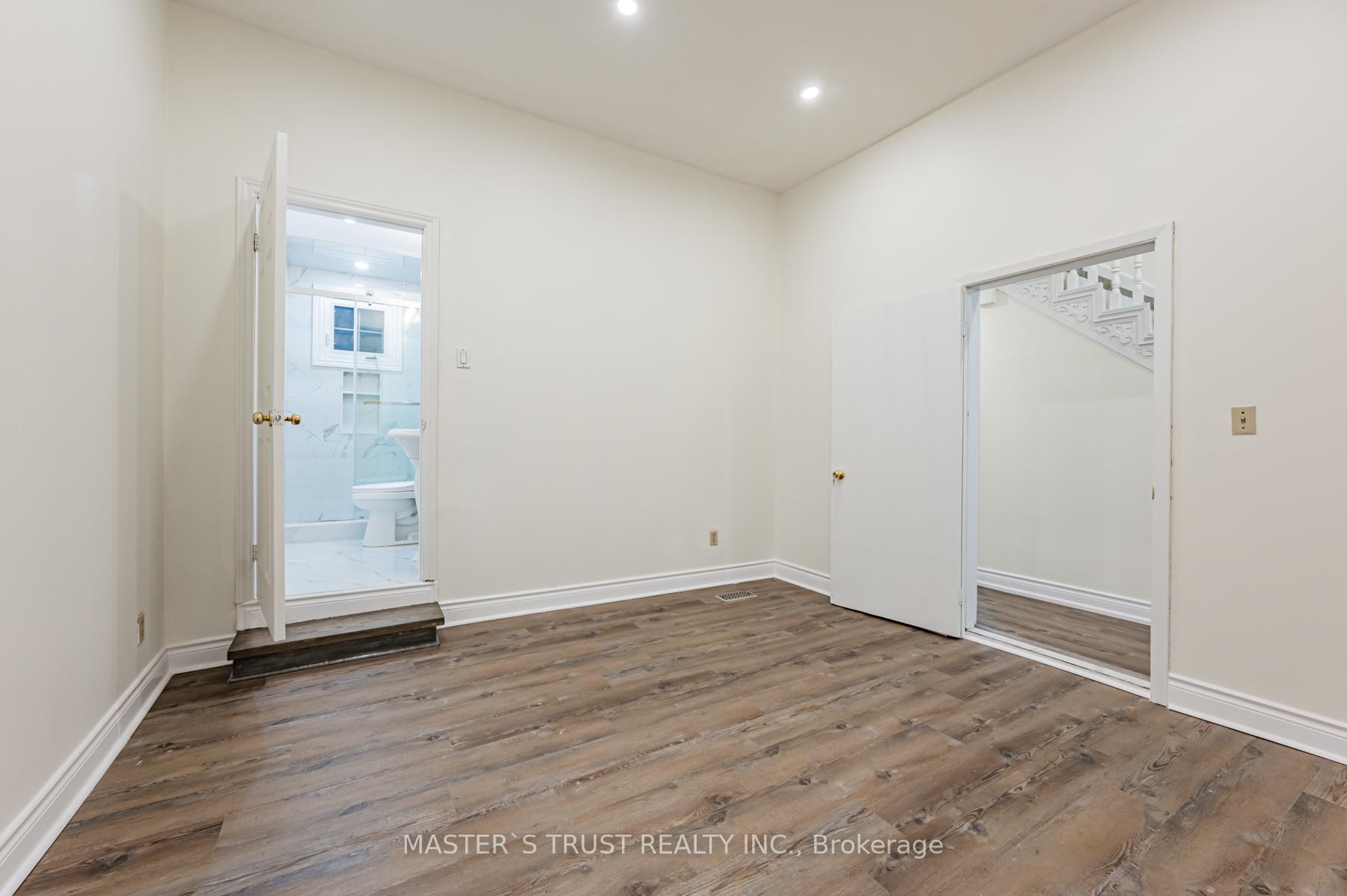 Photo 7 of Unit Main Floor, 246 Major Street, Toronto, University — HOMEH