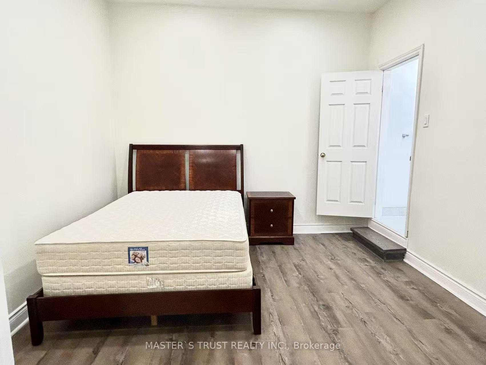 Photo 10 of Unit Main Floor, 246 Major Street, Toronto, University — HOMEH