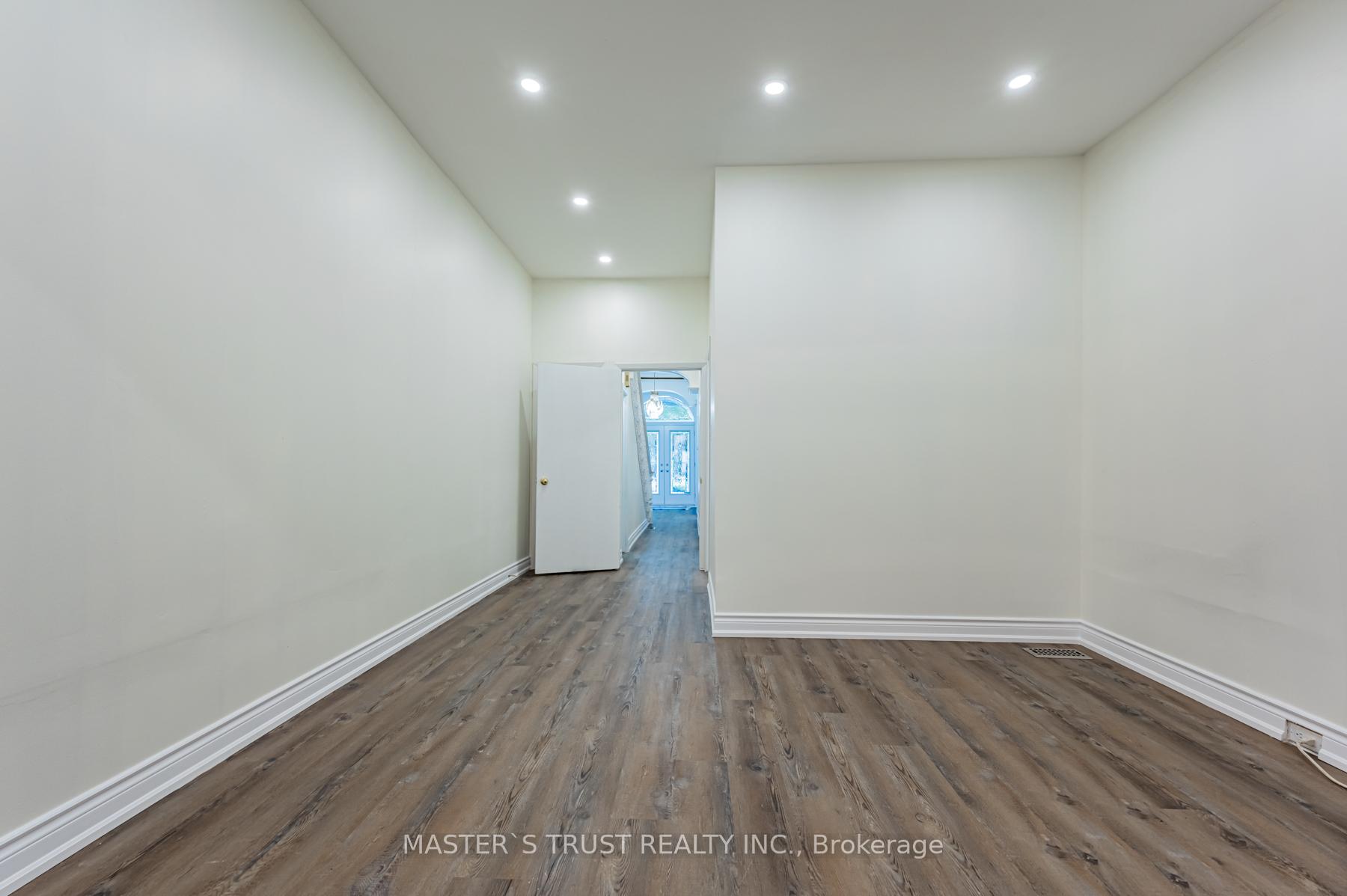 Photo 12 of Unit Main Floor, 246 Major Street, Toronto, University — HOMEH
