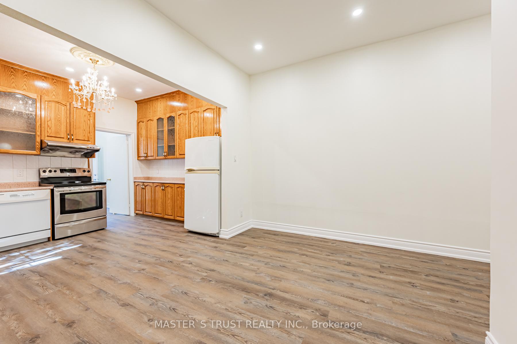 Photo 14 of Unit Main Floor, 246 Major Street, Toronto, University — HOMEH