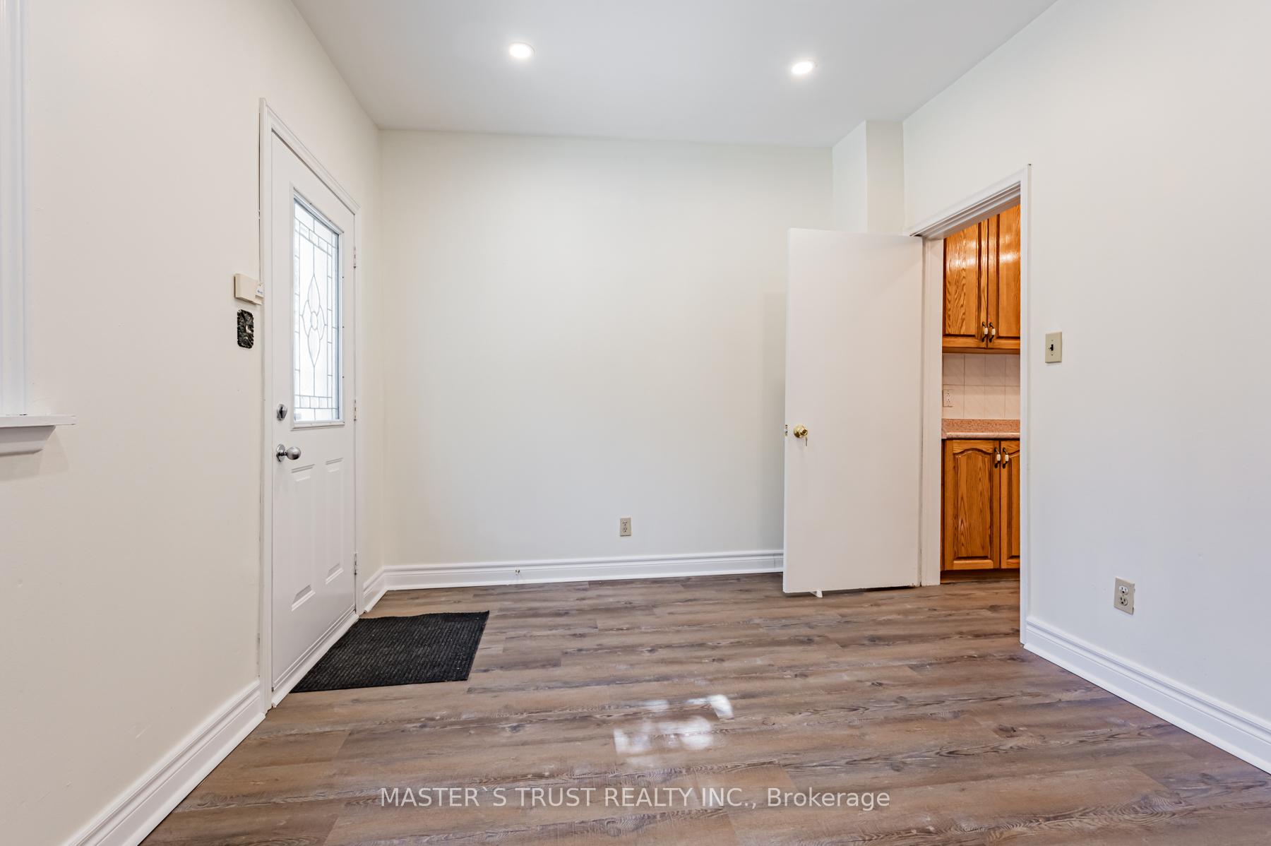 Photo 17 of Unit Main Floor, 246 Major Street, Toronto, University — HOMEH