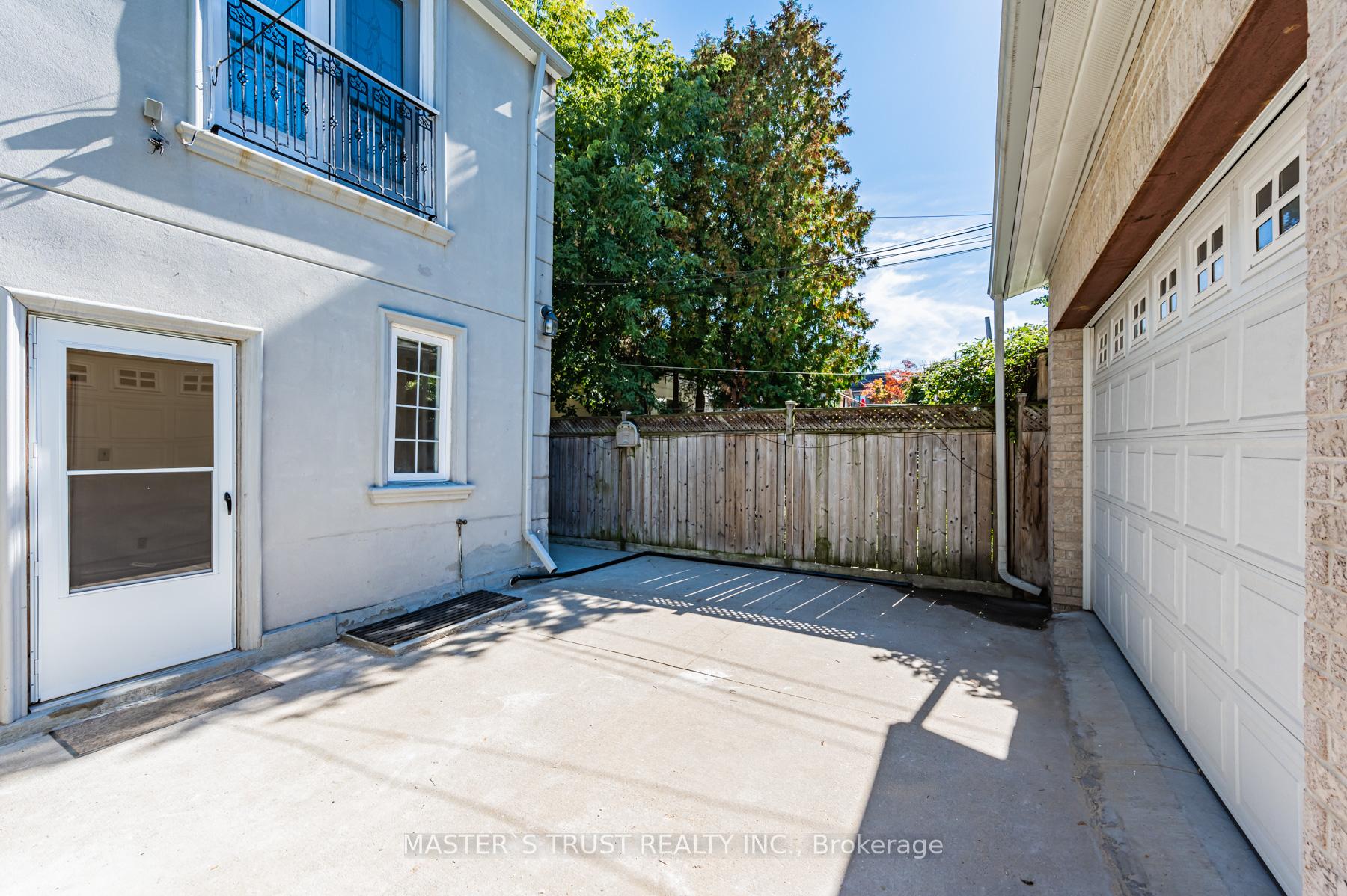 Photo 25 of Unit Main Floor, 246 Major Street, Toronto, University — HOMEH