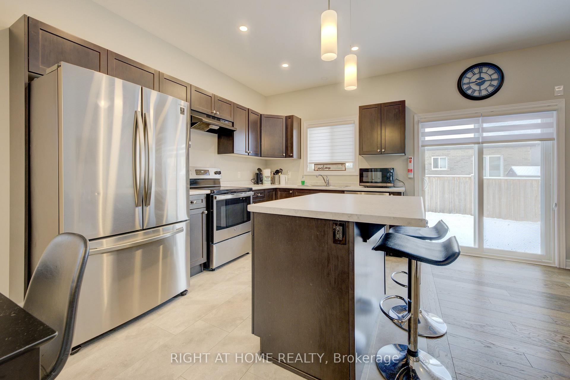 Photo 5 of 2 Bowman Crescent, Thorold, Hurricane/Merrittville — HOMEH