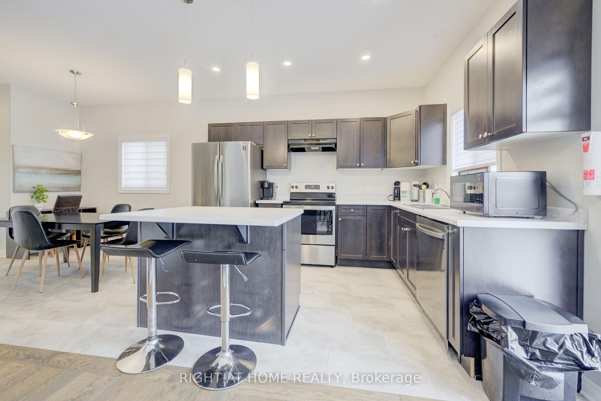 Photo 7 of 2 Bowman Crescent, Thorold, Hurricane/Merrittville — HOMEH