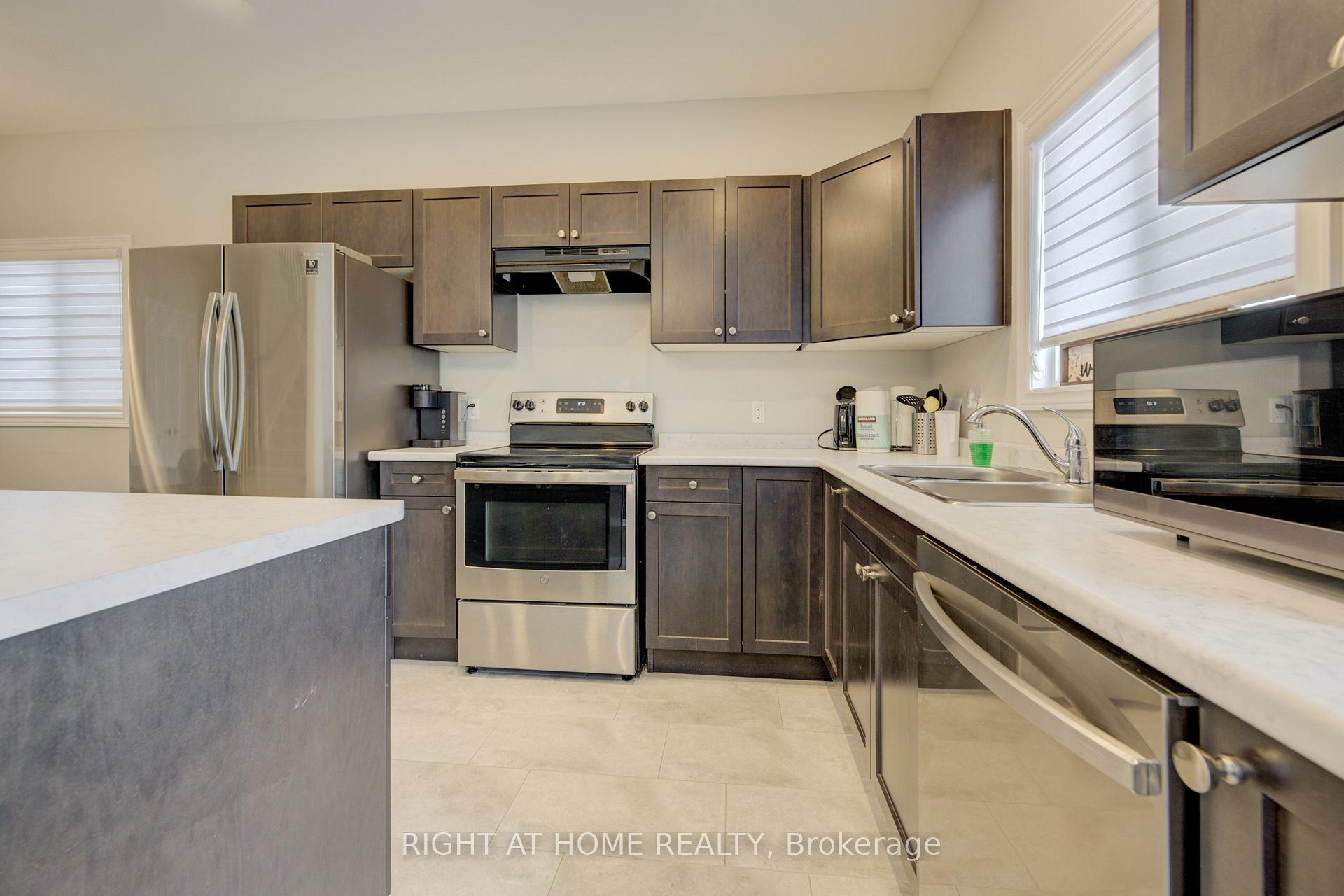 Photo 8 of 2 Bowman Crescent, Thorold, Hurricane/Merrittville — HOMEH