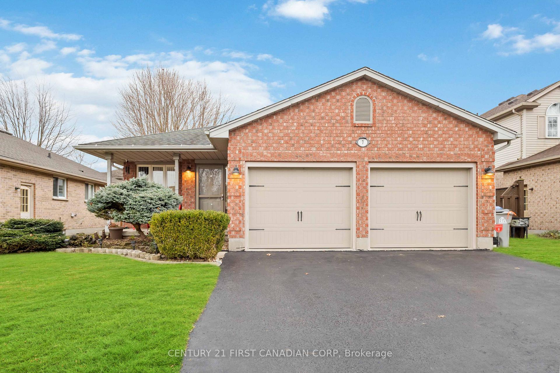 Front of 7 Juniper Crescent