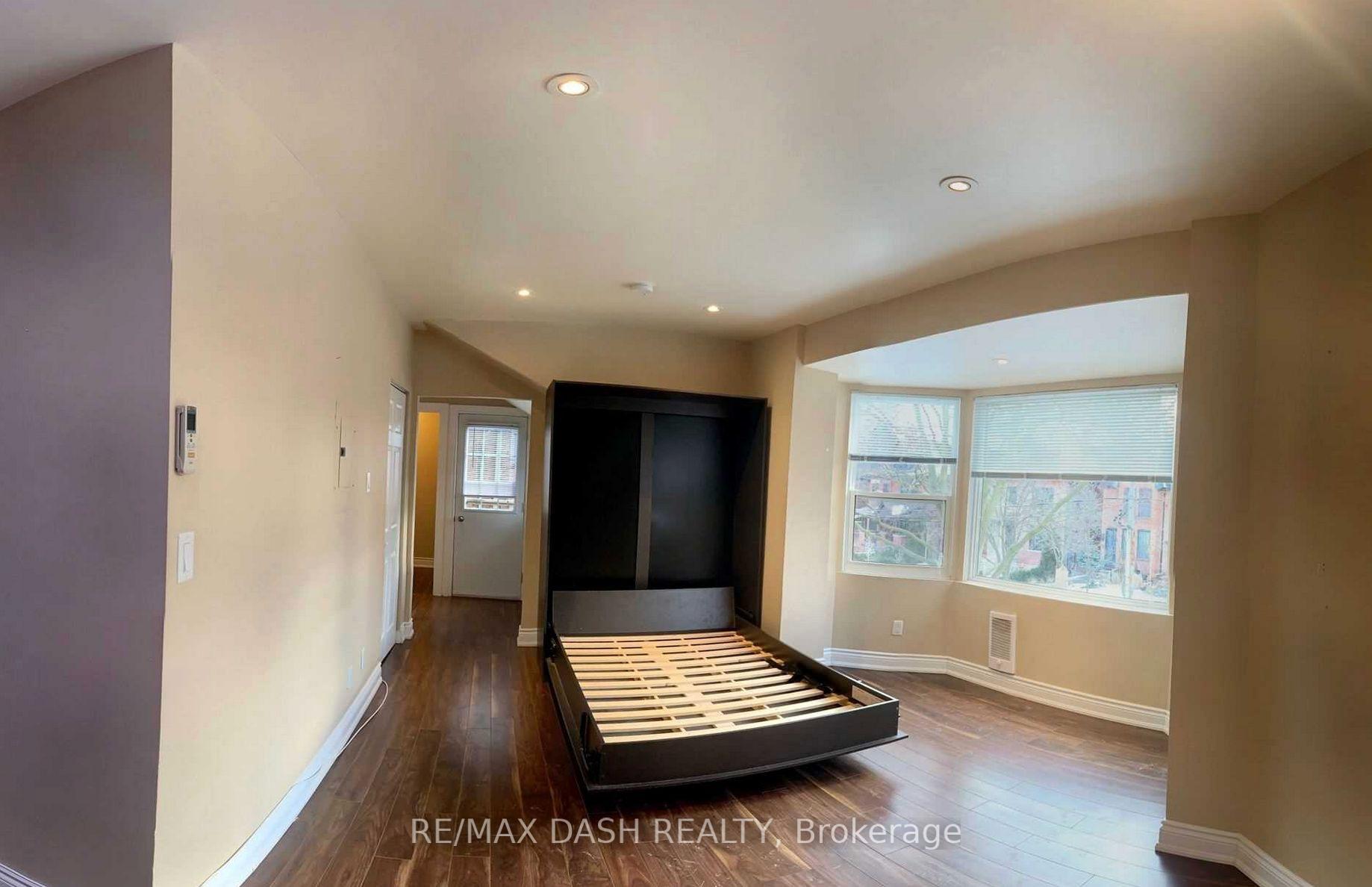 Photo 3 of Unit 201, 141 Admiral Road, Toronto, The Annex — HOMEH
