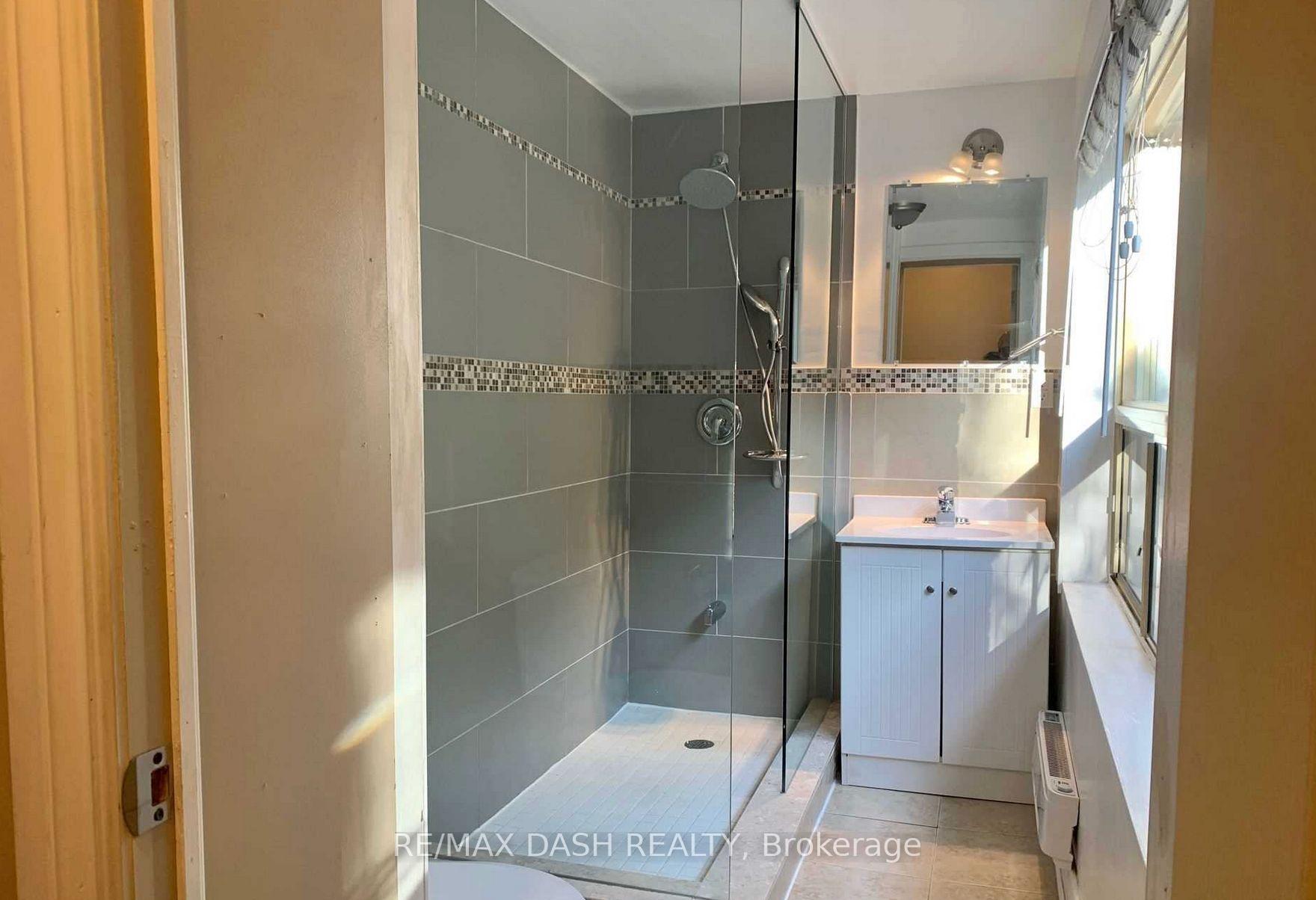 Photo 5 of Unit 201, 141 Admiral Road, Toronto, The Annex — HOMEH