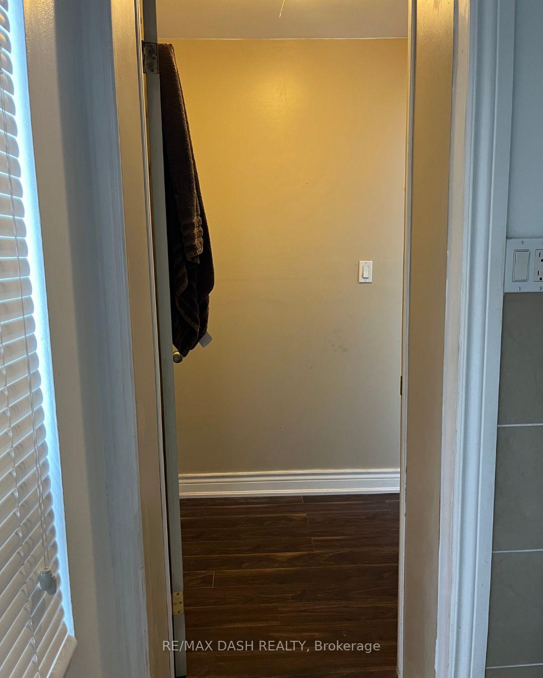 Photo 10 of Unit 201, 141 Admiral Road, Toronto, The Annex — HOMEH