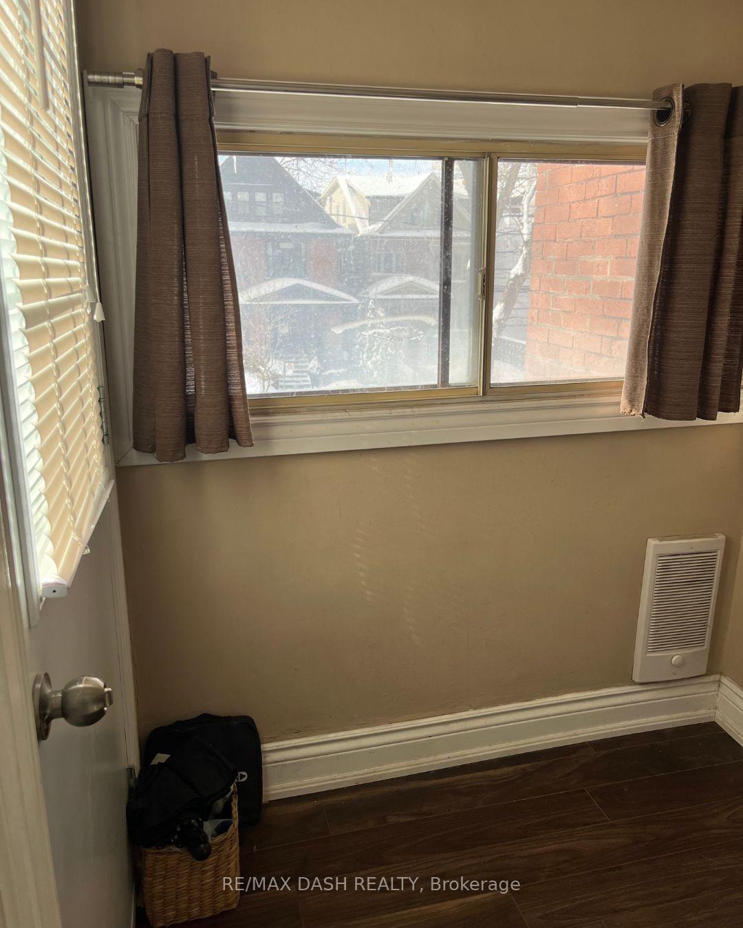 Photo 11 of Unit 201, 141 Admiral Road, Toronto, The Annex — HOMEH