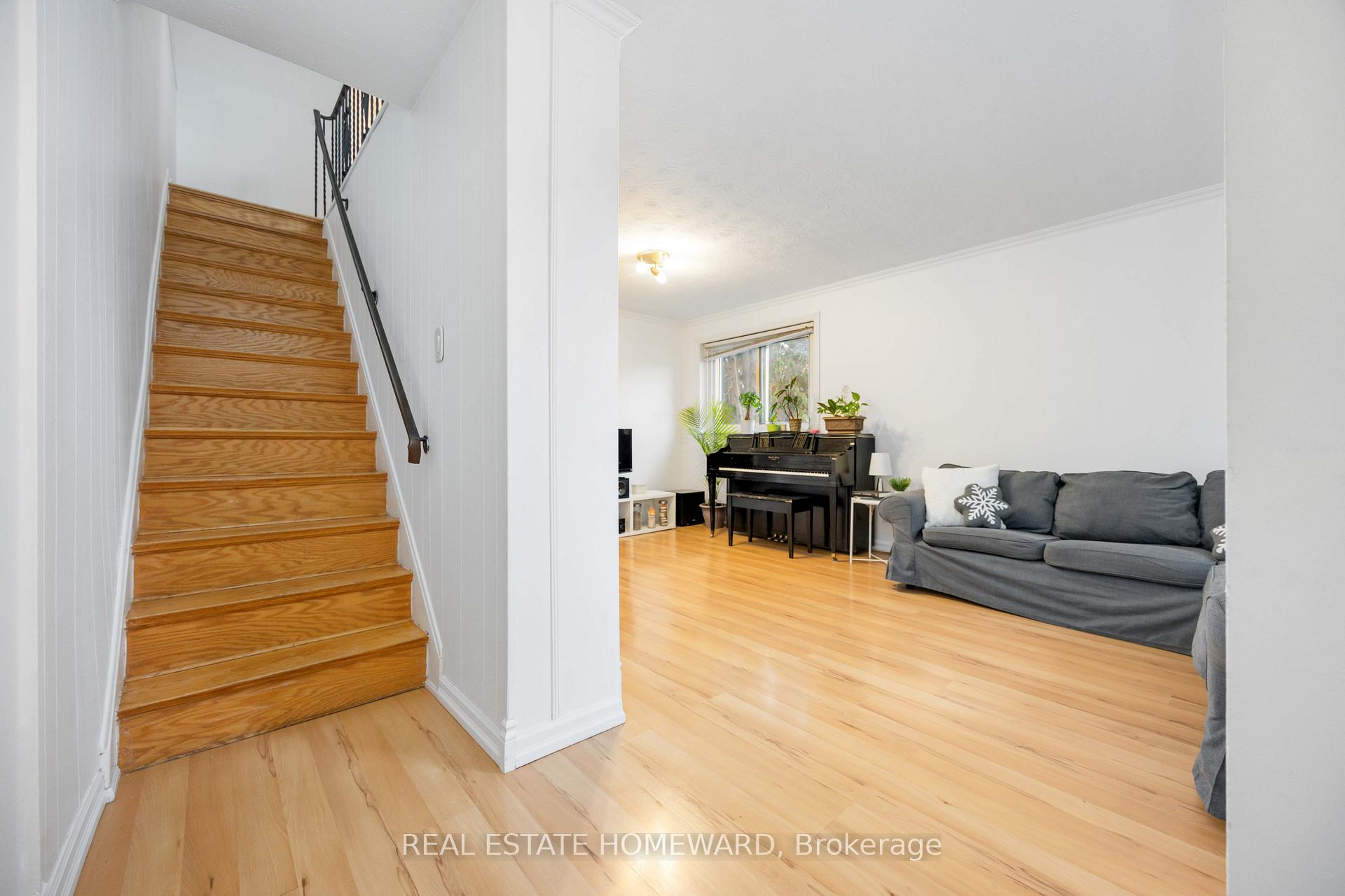 Photo 2 of 61 Avis Crescent, Toronto, O'Connor-Parkview — HOMEH