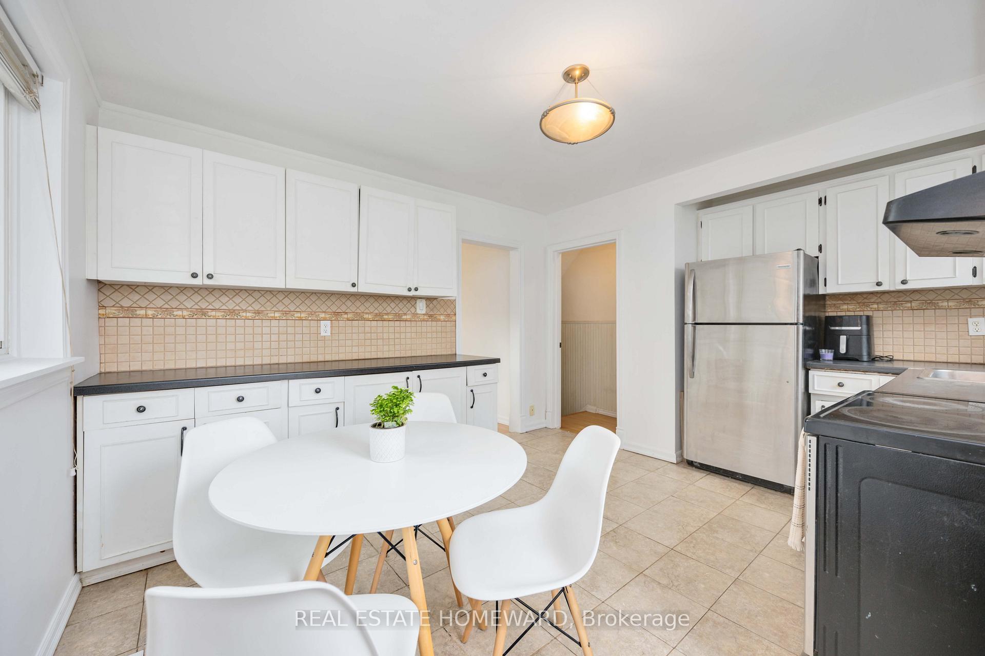 Photo 7 of 61 Avis Crescent, Toronto, O'Connor-Parkview — HOMEH