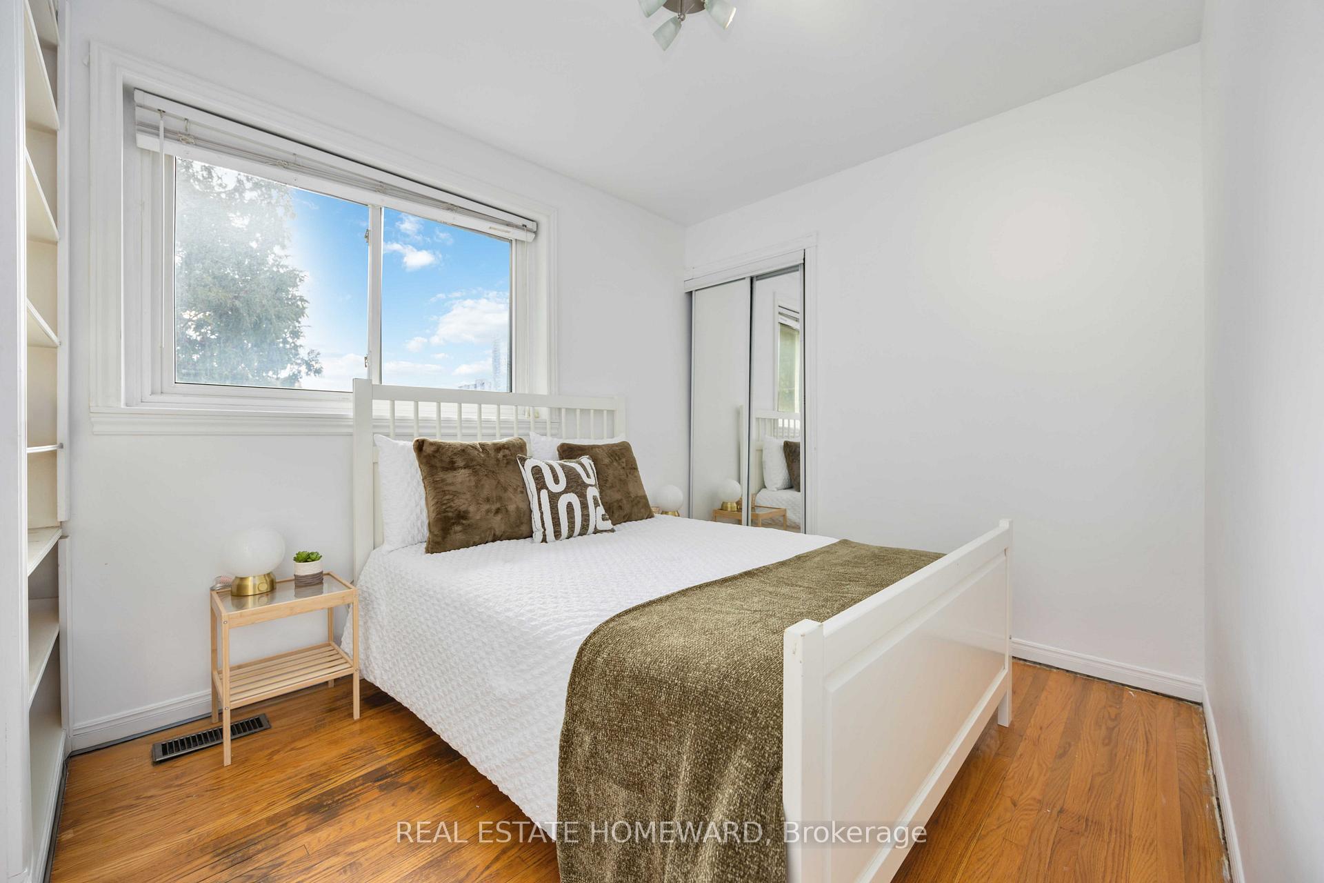 Photo 20 of 61 Avis Crescent, Toronto, O'Connor-Parkview — HOMEH
