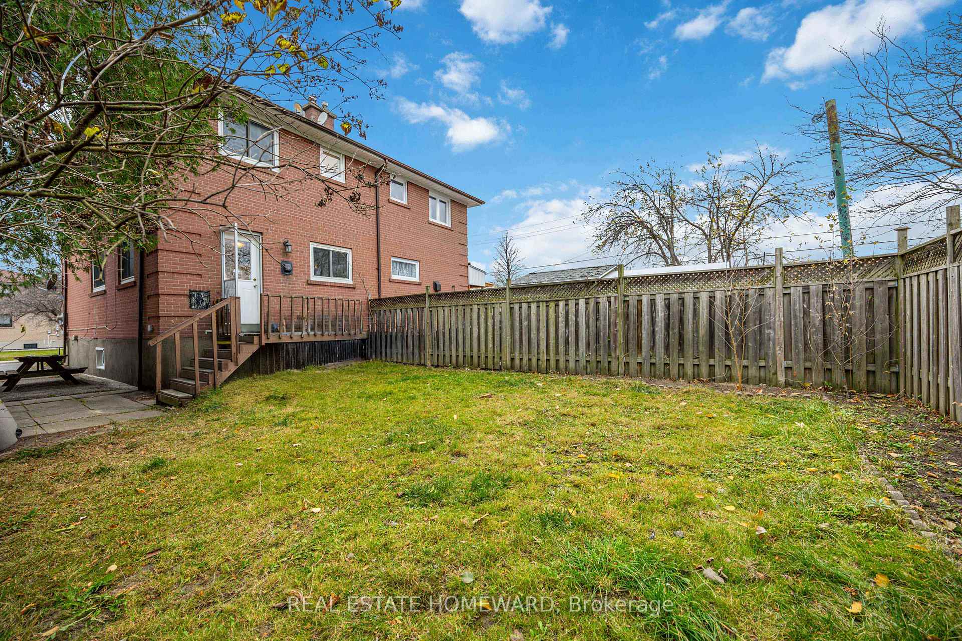 Photo 23 of 61 Avis Crescent, Toronto, O'Connor-Parkview — HOMEH