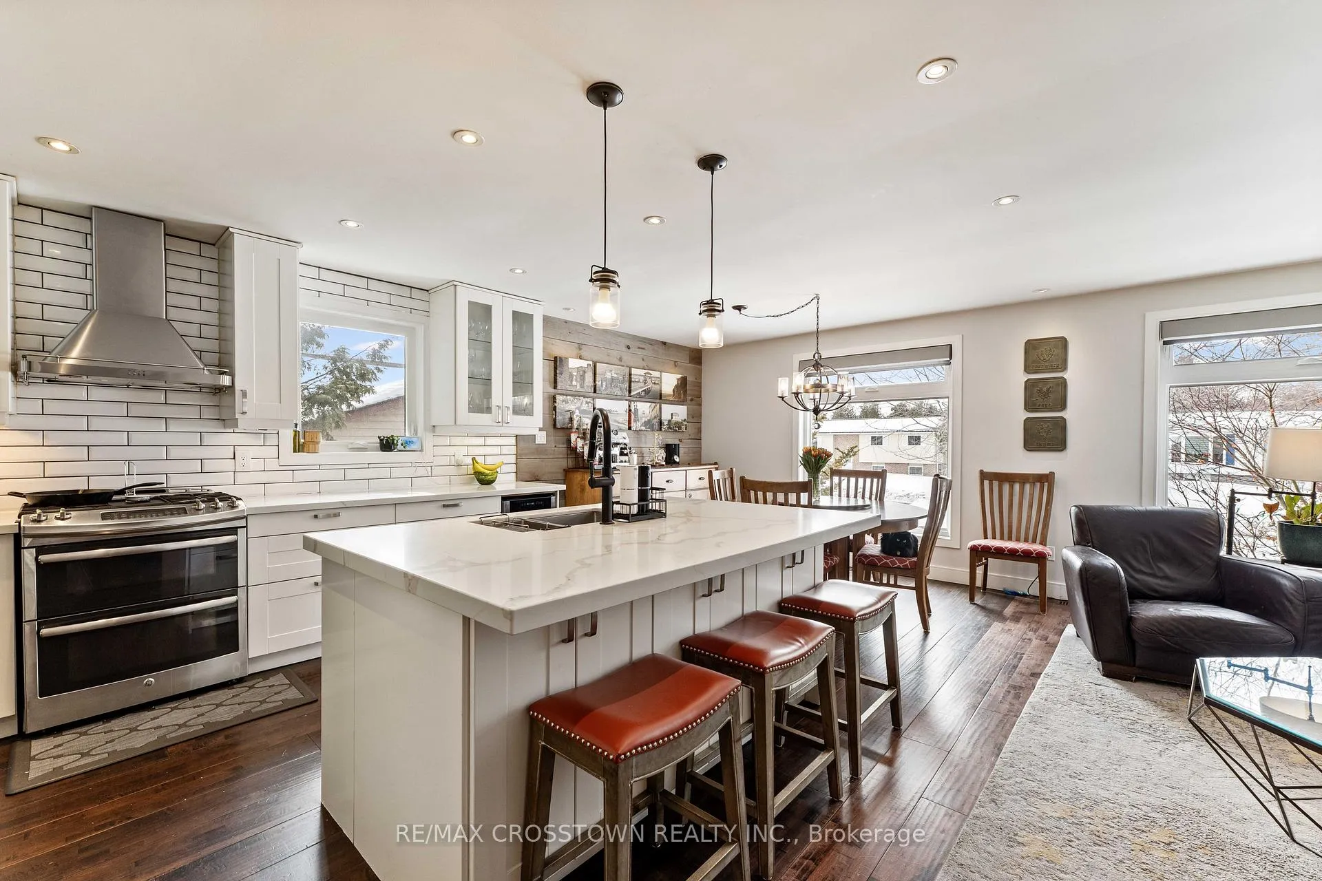 Photo 5 of 229 Thornton Avenue, Essa, Thornton — HOMEH