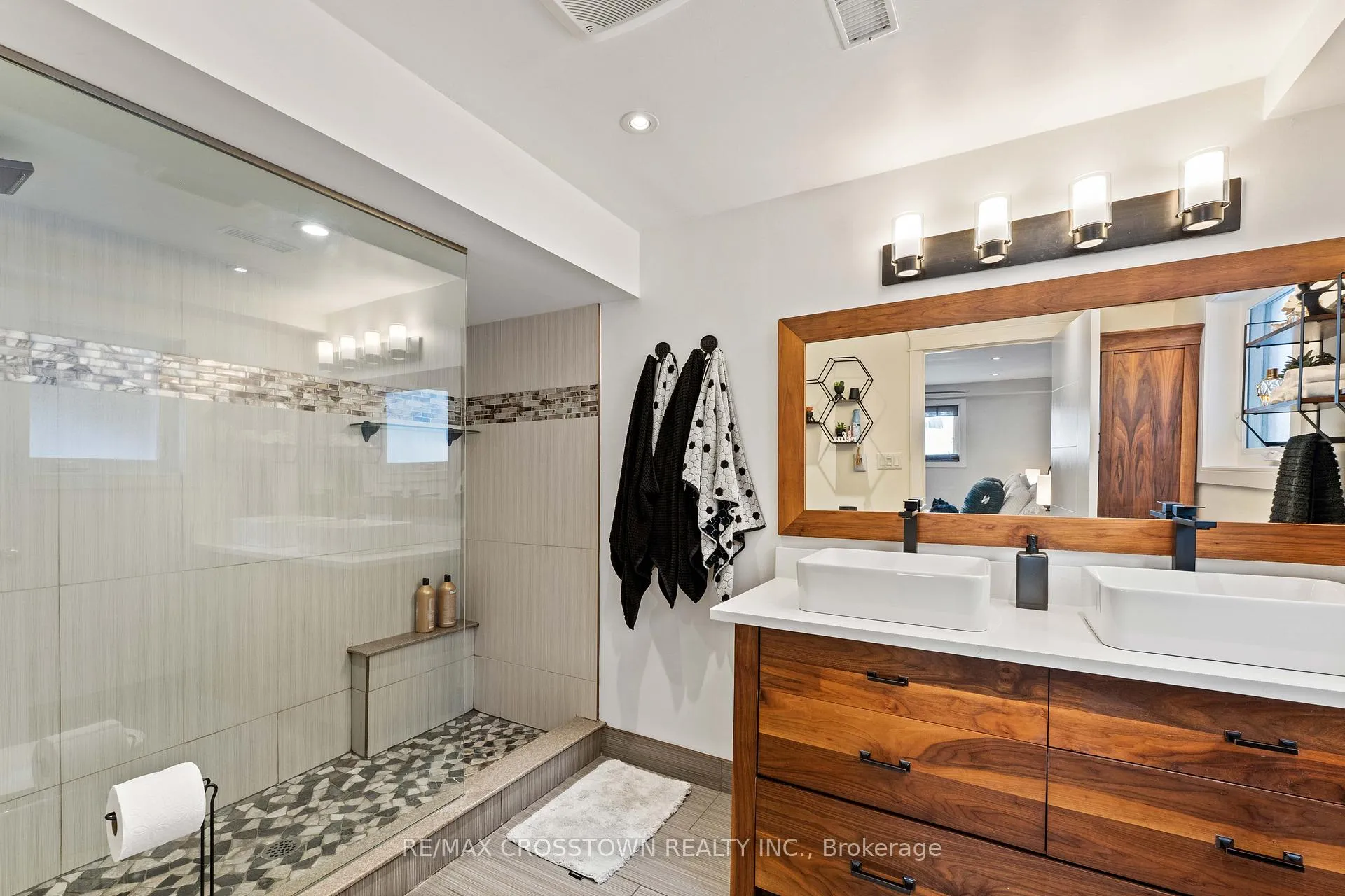 Photo 21 of 229 Thornton Avenue, Essa, Thornton — HOMEH