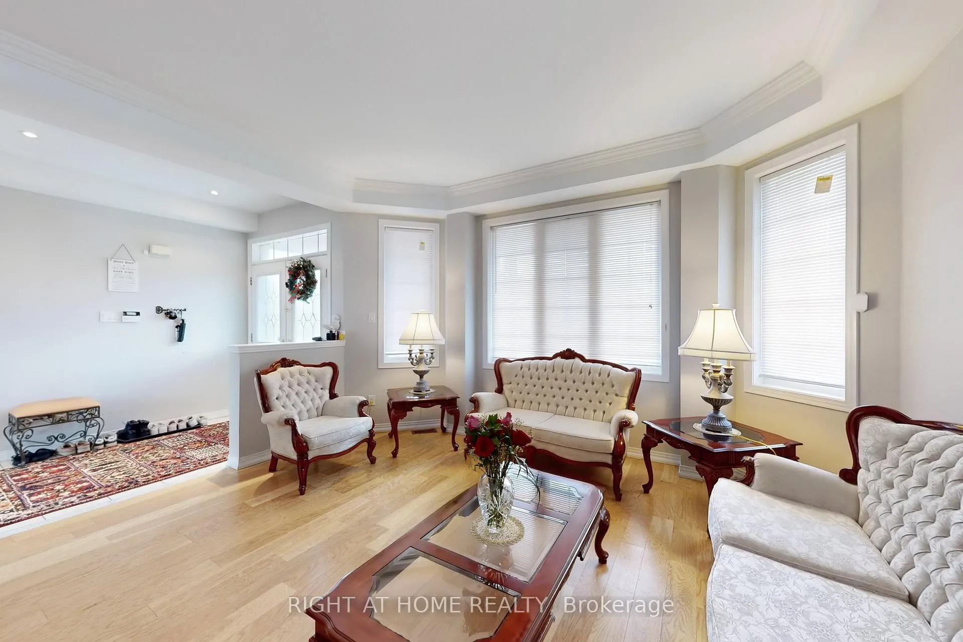 Photo 4 of 19 Robert Grundy Road, Markham, Cachet — HOMEH