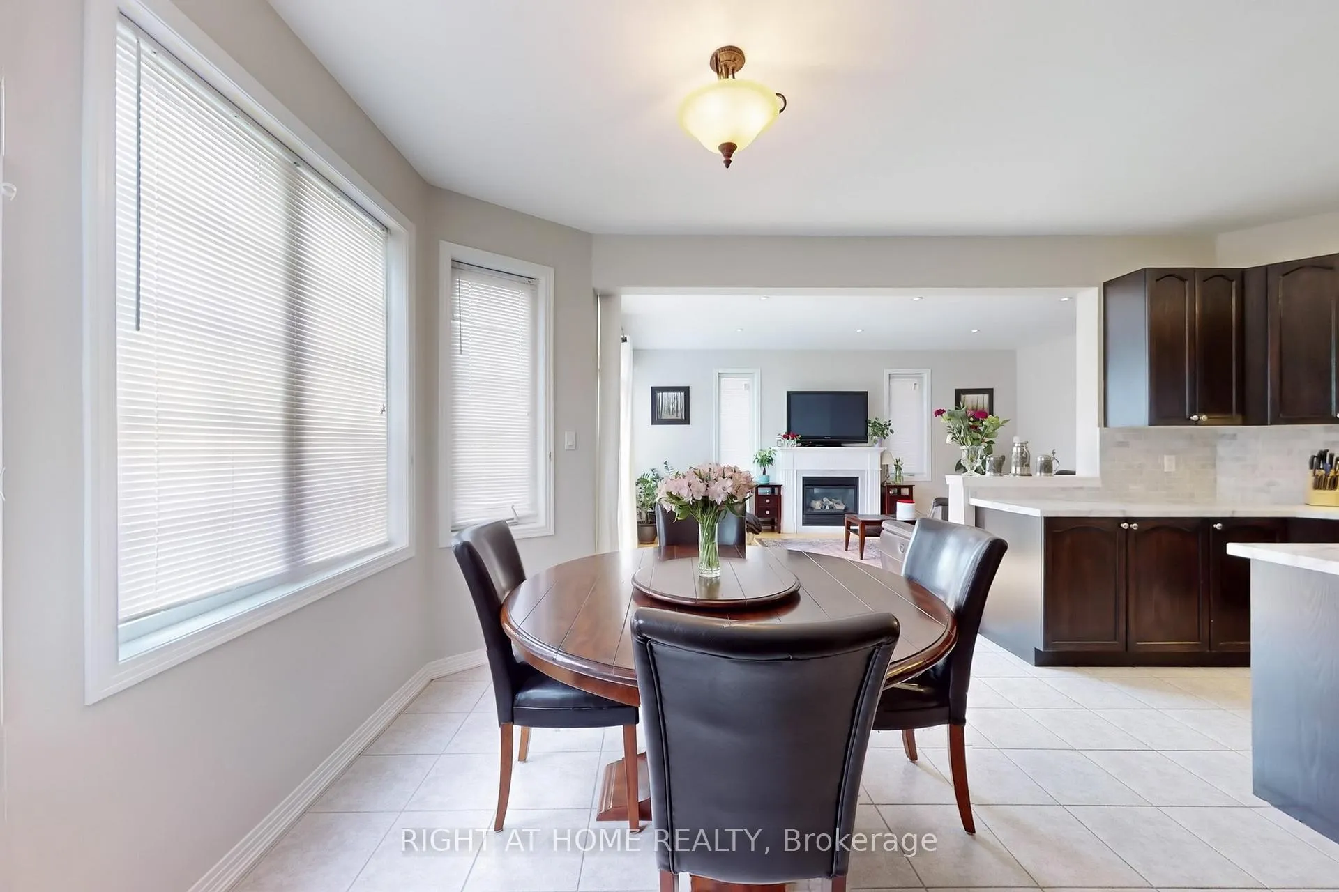 Photo 12 of 19 Robert Grundy Road, Markham, Cachet — HOMEH