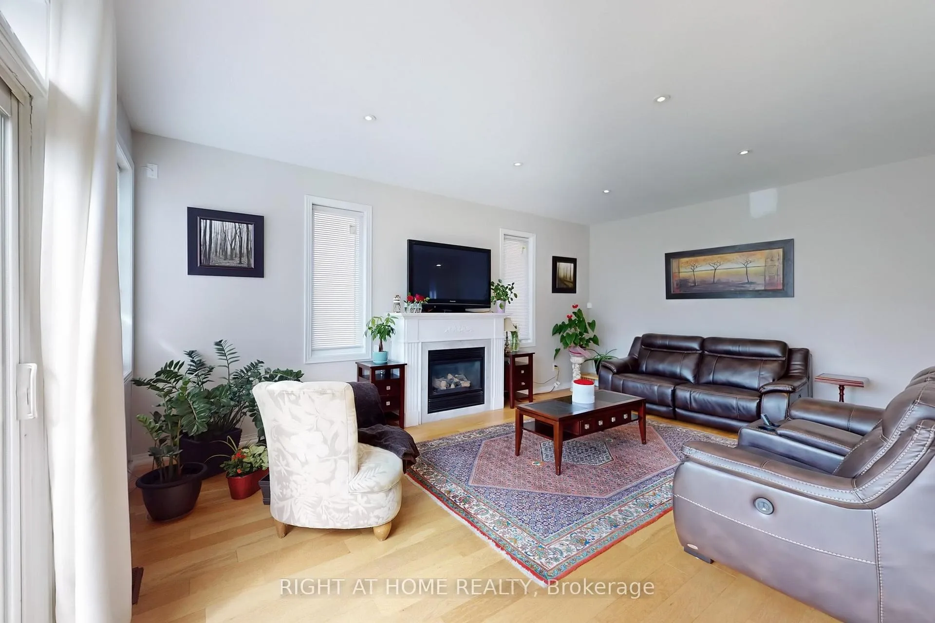 Photo 13 of 19 Robert Grundy Road, Markham, Cachet — HOMEH
