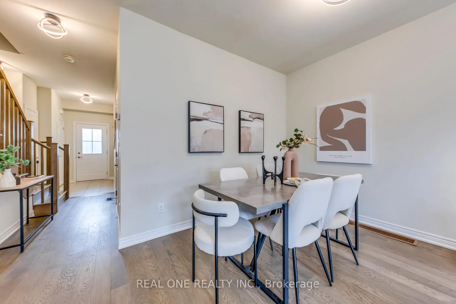 Photo 8 of 27 Genoa Drive, Hamilton, Jerome — HOMEH