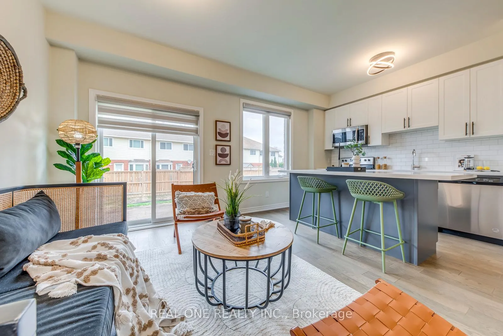 Photo 10 of 27 Genoa Drive, Hamilton, Jerome — HOMEH