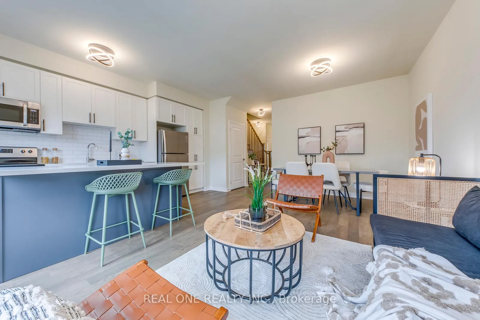 Photo 13 of 27 Genoa Drive, Hamilton, Jerome — HOMEH
