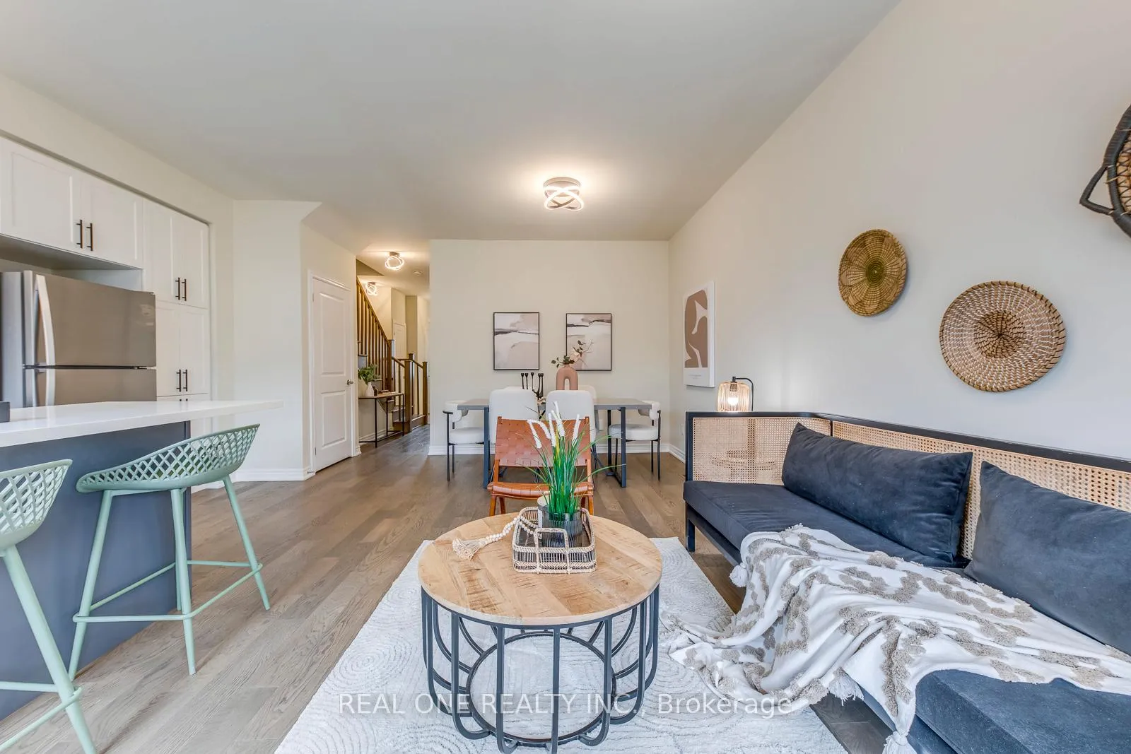 Photo 14 of 27 Genoa Drive, Hamilton, Jerome — HOMEH