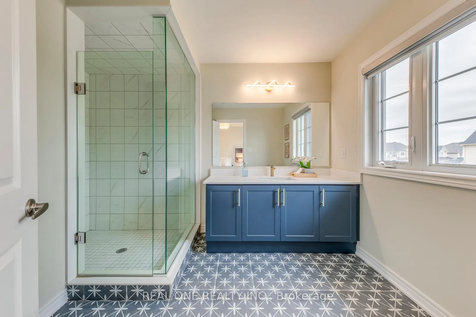 Photo 29 of 27 Genoa Drive, Hamilton, Jerome — HOMEH