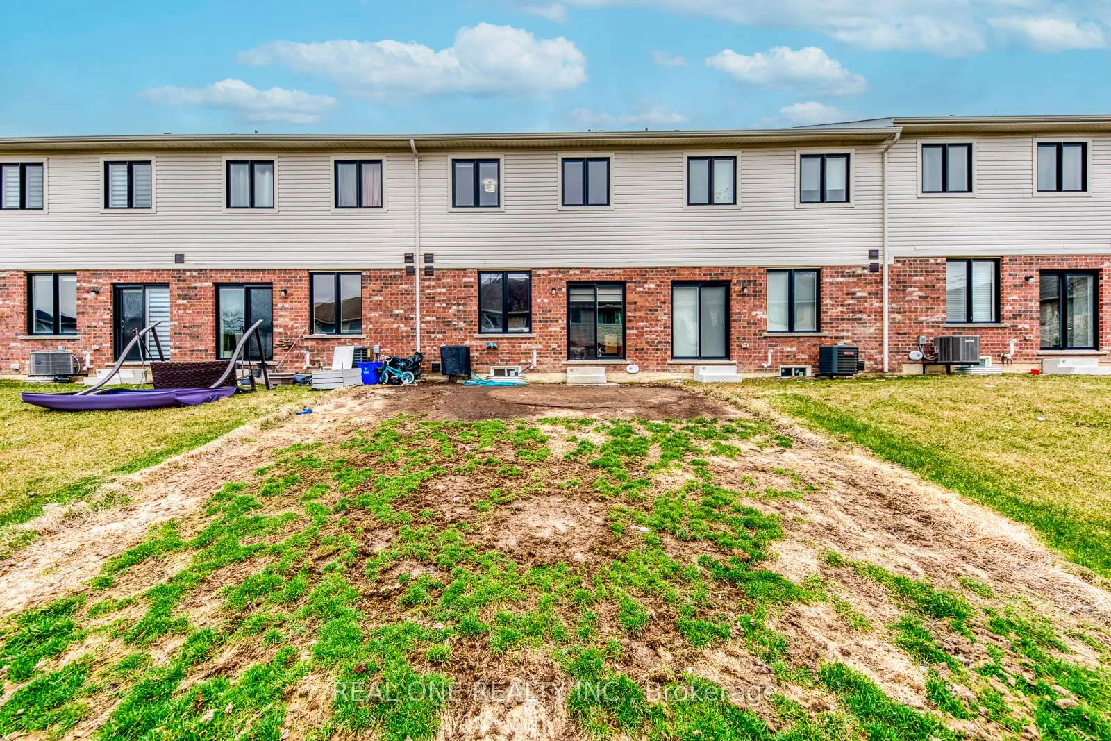 Photo 37 of 27 Genoa Drive, Hamilton, Jerome — HOMEH