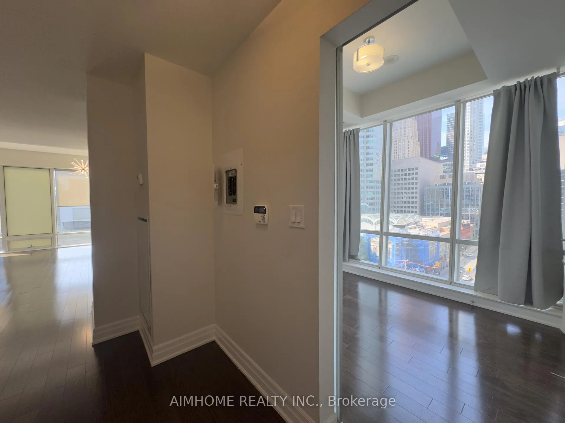 Photo 11 of Unit 1006, 8 The Esplanade Avenue, Toronto, Waterfront Communities — HOMEH