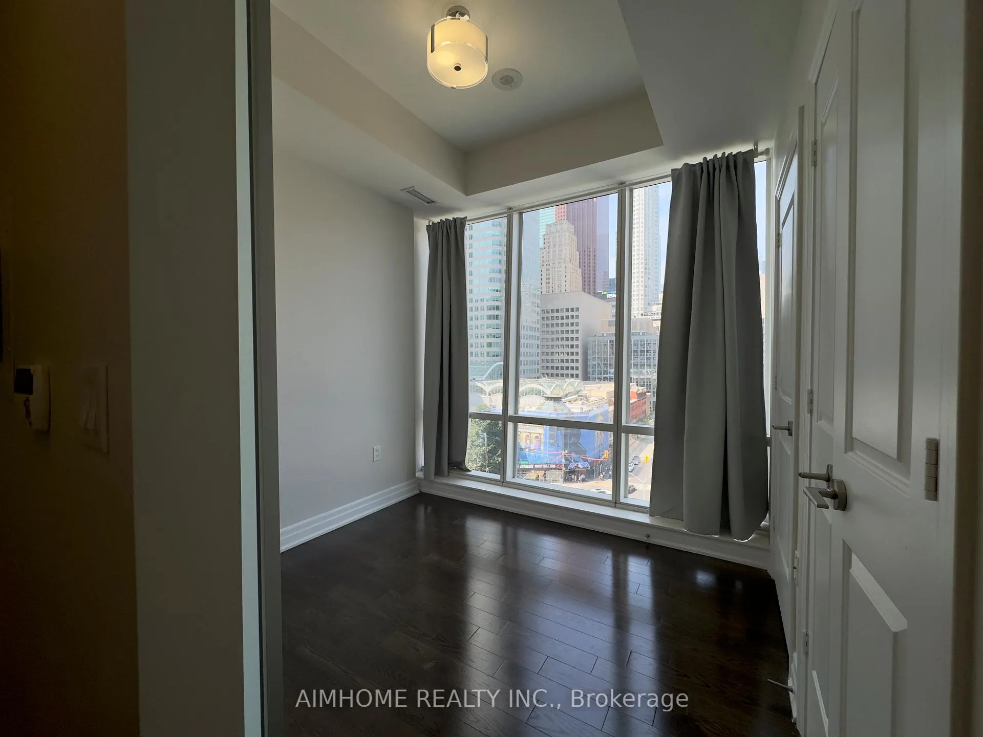 Photo 12 of Unit 1006, 8 The Esplanade Avenue, Toronto, Waterfront Communities — HOMEH