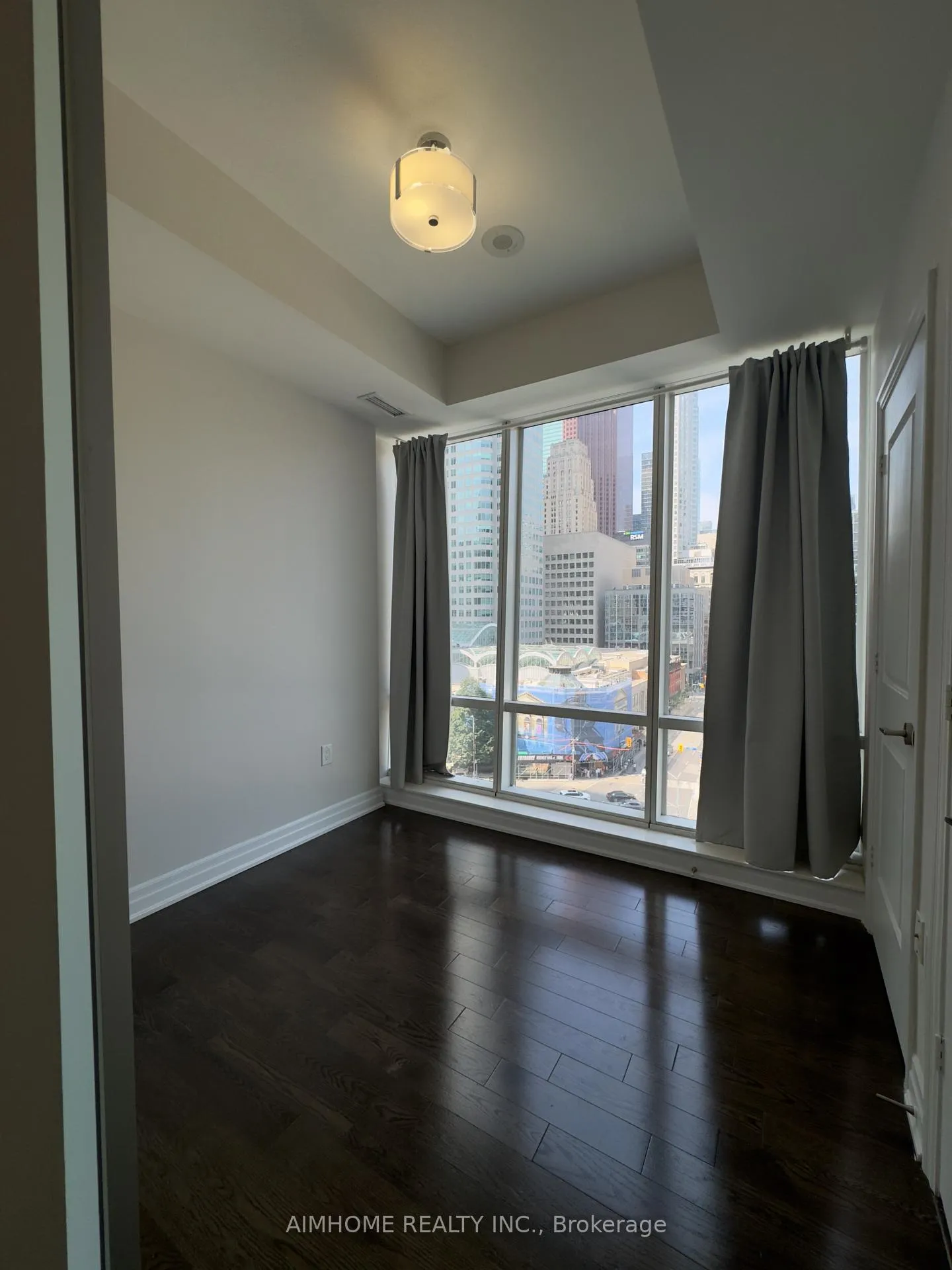 Photo 13 of Unit 1006, 8 The Esplanade Avenue, Toronto, Waterfront Communities — HOMEH