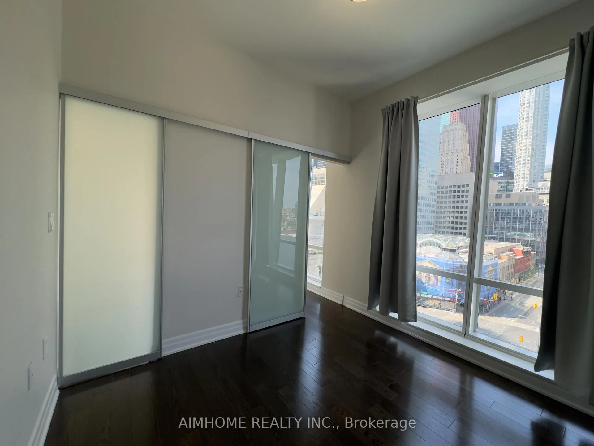 Photo 21 of Unit 1006, 8 The Esplanade Avenue, Toronto, Waterfront Communities — HOMEH