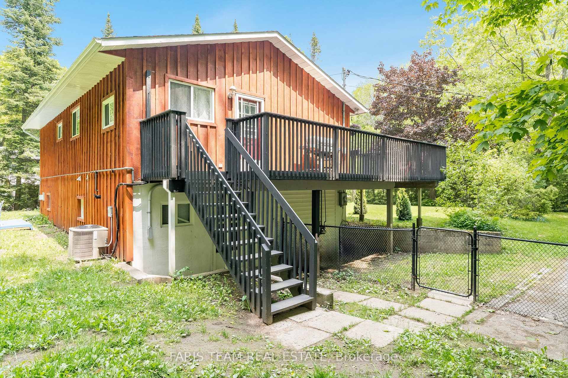 Photo 24 of 1474 Champlain Road, Tiny, Rural Tiny — HOMEH