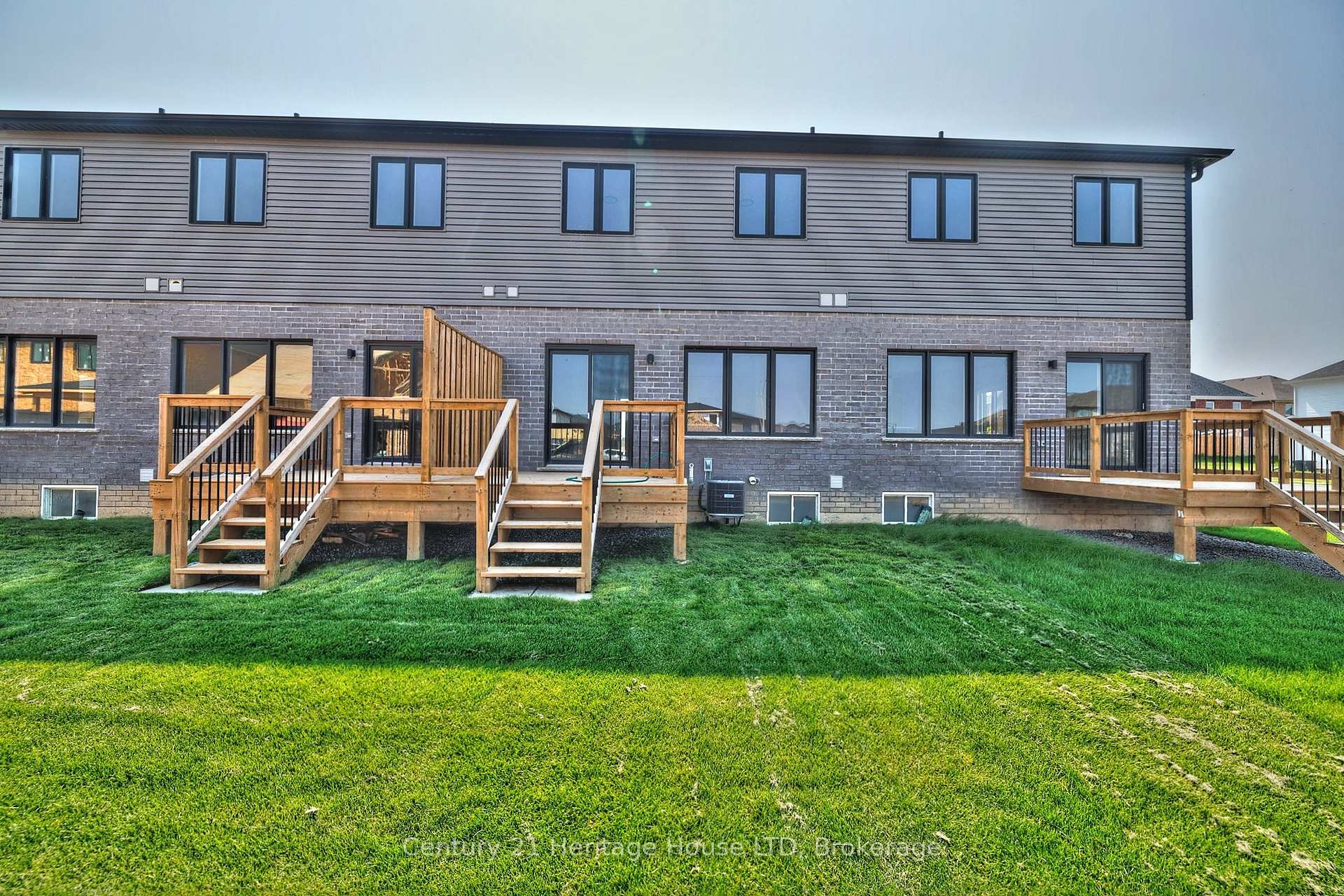 Photo 26 of 106 Elvira Way, Thorold, Rolling Meadows — HOMEH