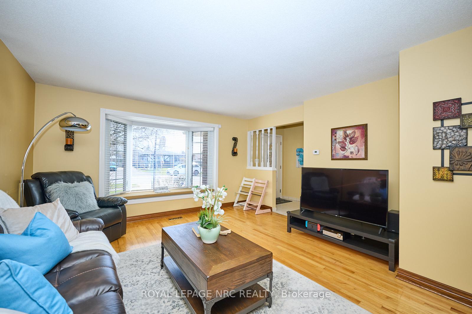 Photo 7 of 61 Mcdonagh Crescent, Thorold, Confederation Heights — HOMEH