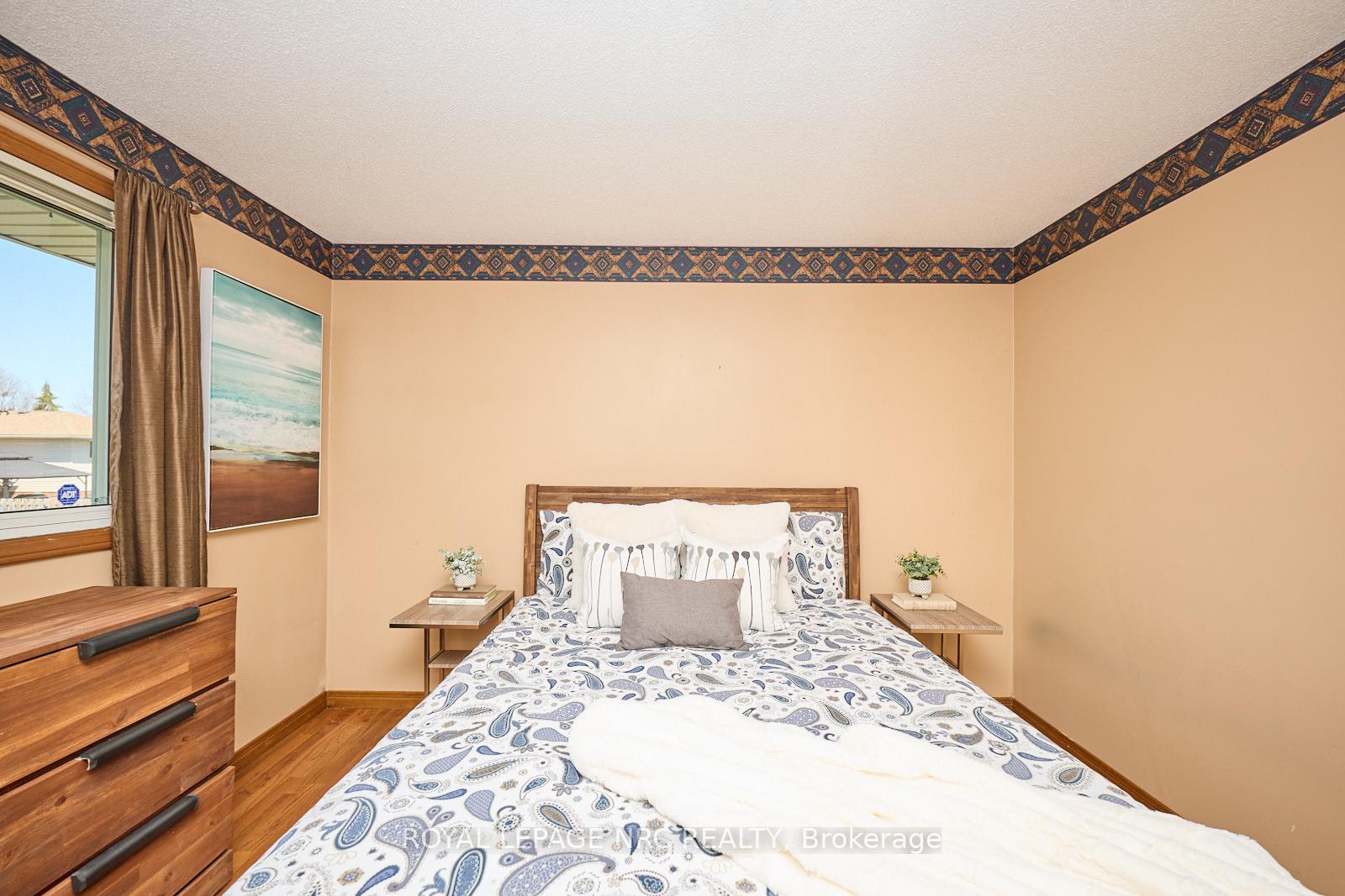 Photo 16 of 61 Mcdonagh Crescent, Thorold, Confederation Heights — HOMEH