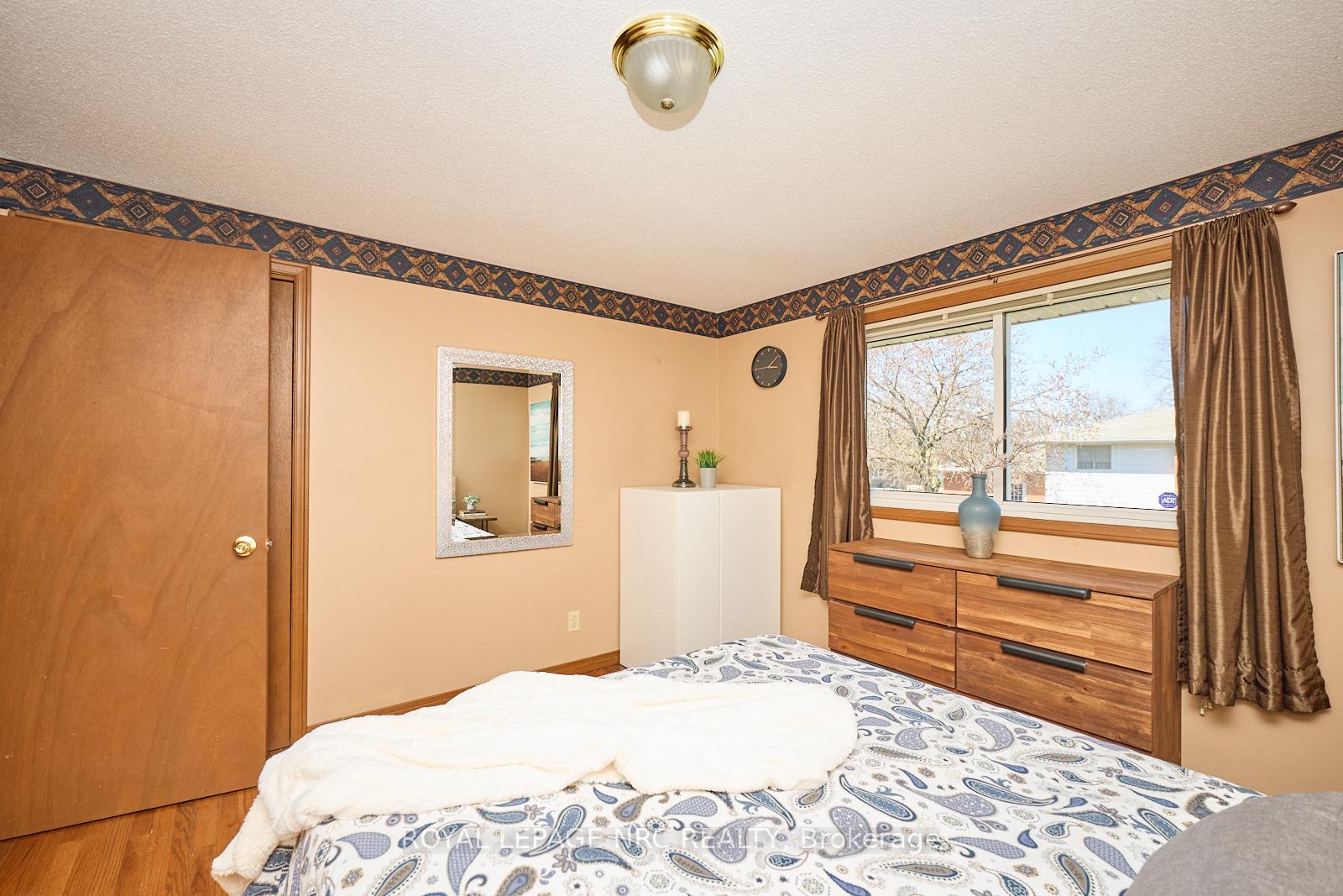 Photo 17 of 61 Mcdonagh Crescent, Thorold, Confederation Heights — HOMEH